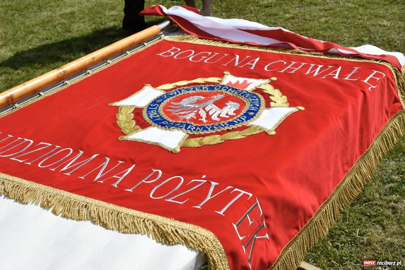 Zdjęcie w galerii na portalu naszraciborz.pl: 100 lat OSP Pogrzebień i nowy sztandar. Uroczystości z odznaczeniami i czeskim akcentem [FOTO i WIDEO] wiadomości z regionu