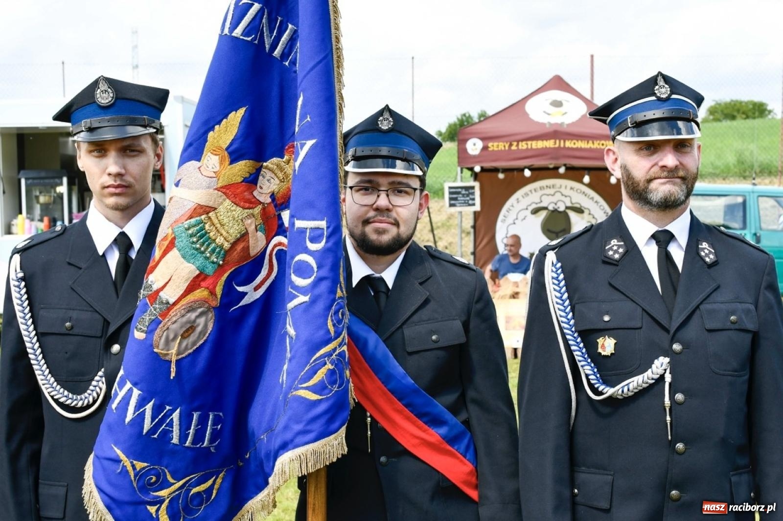 Zdjęcie w galerii na portalu naszraciborz.pl: 100 lat OSP Pogrzebień i nowy sztandar. Uroczystości z odznaczeniami i czeskim akcentem [FOTO i WIDEO] wiadomości z regionu