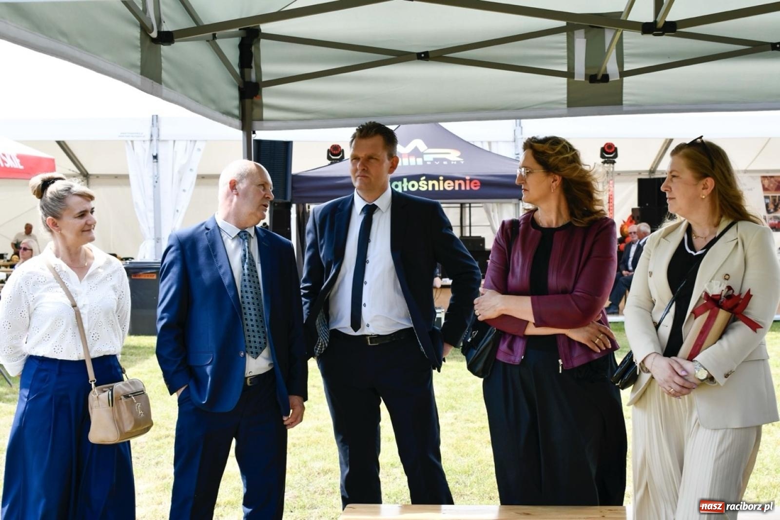 Zdjęcie w galerii na portalu naszraciborz.pl: 100 lat OSP Pogrzebień i nowy sztandar. Uroczystości z odznaczeniami i czeskim akcentem [FOTO i WIDEO] wiadomości z regionu