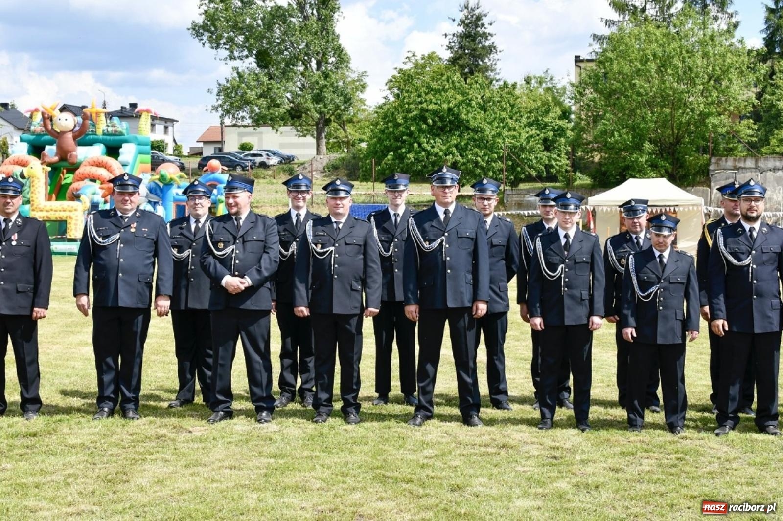 Zdjęcie w galerii na portalu naszraciborz.pl: 100 lat OSP Pogrzebień i nowy sztandar. Uroczystości z odznaczeniami i czeskim akcentem [FOTO i WIDEO] wiadomości z regionu