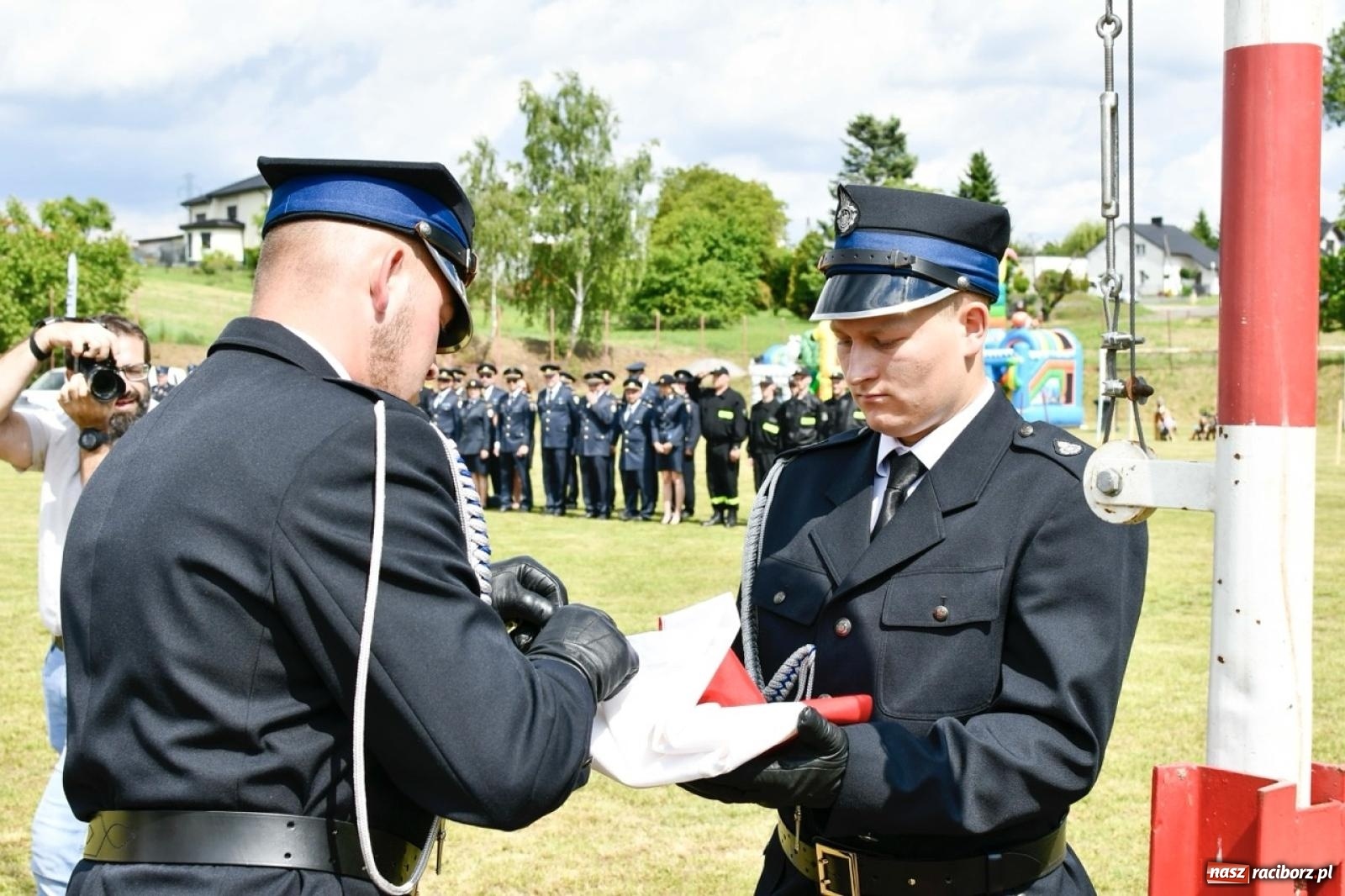 Zdjęcie w galerii na portalu naszraciborz.pl: 100 lat OSP Pogrzebień i nowy sztandar. Uroczystości z odznaczeniami i czeskim akcentem [FOTO i WIDEO] wiadomości z regionu