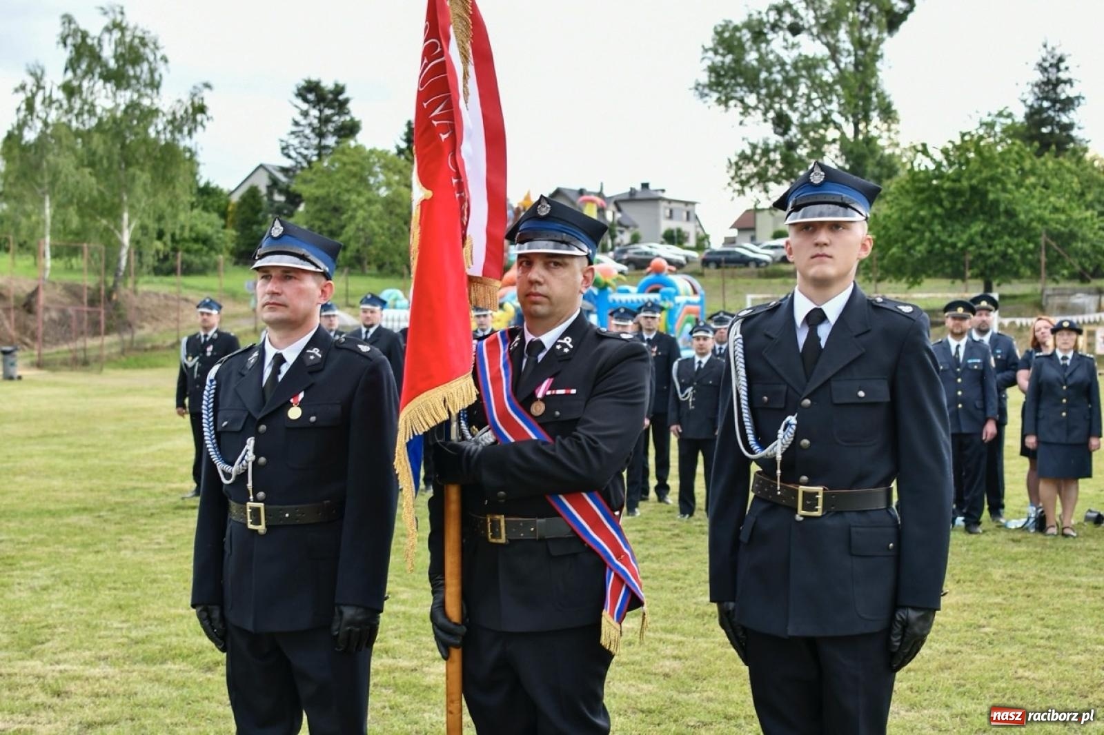 Zdjęcie w galerii na portalu naszraciborz.pl: 100 lat OSP Pogrzebień i nowy sztandar. Uroczystości z odznaczeniami i czeskim akcentem [FOTO i WIDEO] wiadomości z regionu