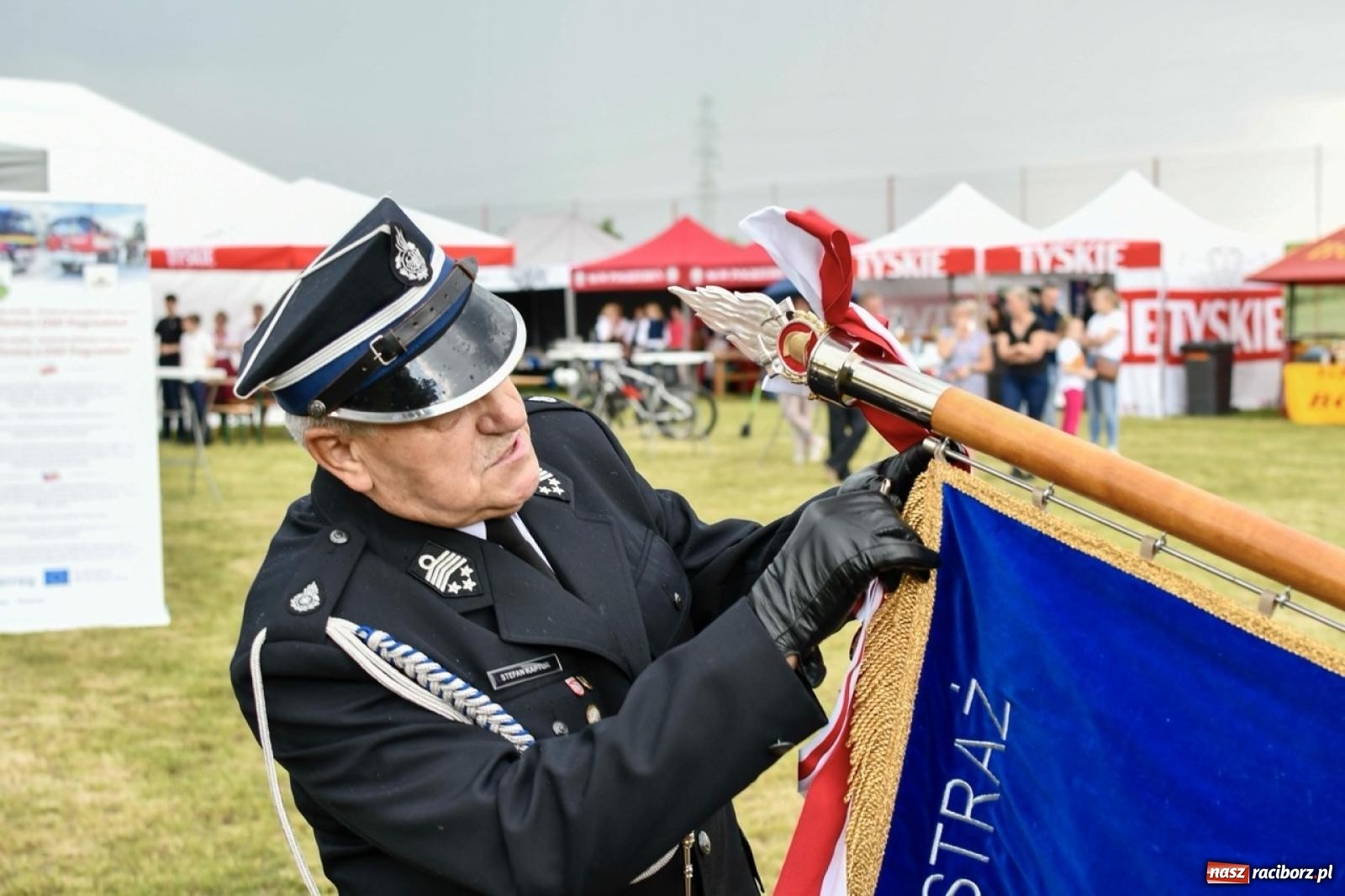 Zdjęcie w galerii na portalu naszraciborz.pl: 100 lat OSP Pogrzebień i nowy sztandar. Uroczystości z odznaczeniami i czeskim akcentem [FOTO i WIDEO] wiadomości z regionu