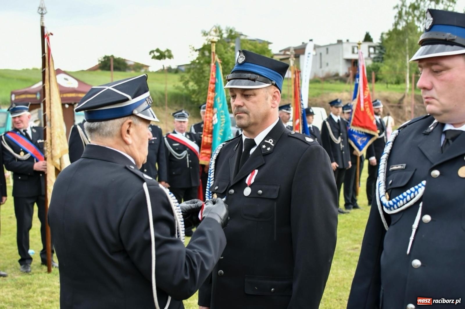 Zdjęcie w galerii na portalu naszraciborz.pl: 100 lat OSP Pogrzebień i nowy sztandar. Uroczystości z odznaczeniami i czeskim akcentem [FOTO i WIDEO] wiadomości z regionu