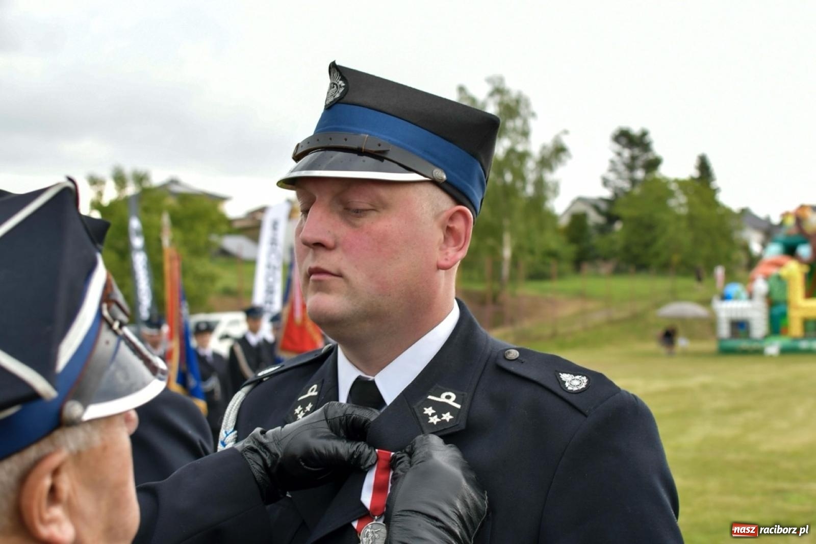 Zdjęcie w galerii na portalu naszraciborz.pl: 100 lat OSP Pogrzebień i nowy sztandar. Uroczystości z odznaczeniami i czeskim akcentem [FOTO i WIDEO] wiadomości z regionu