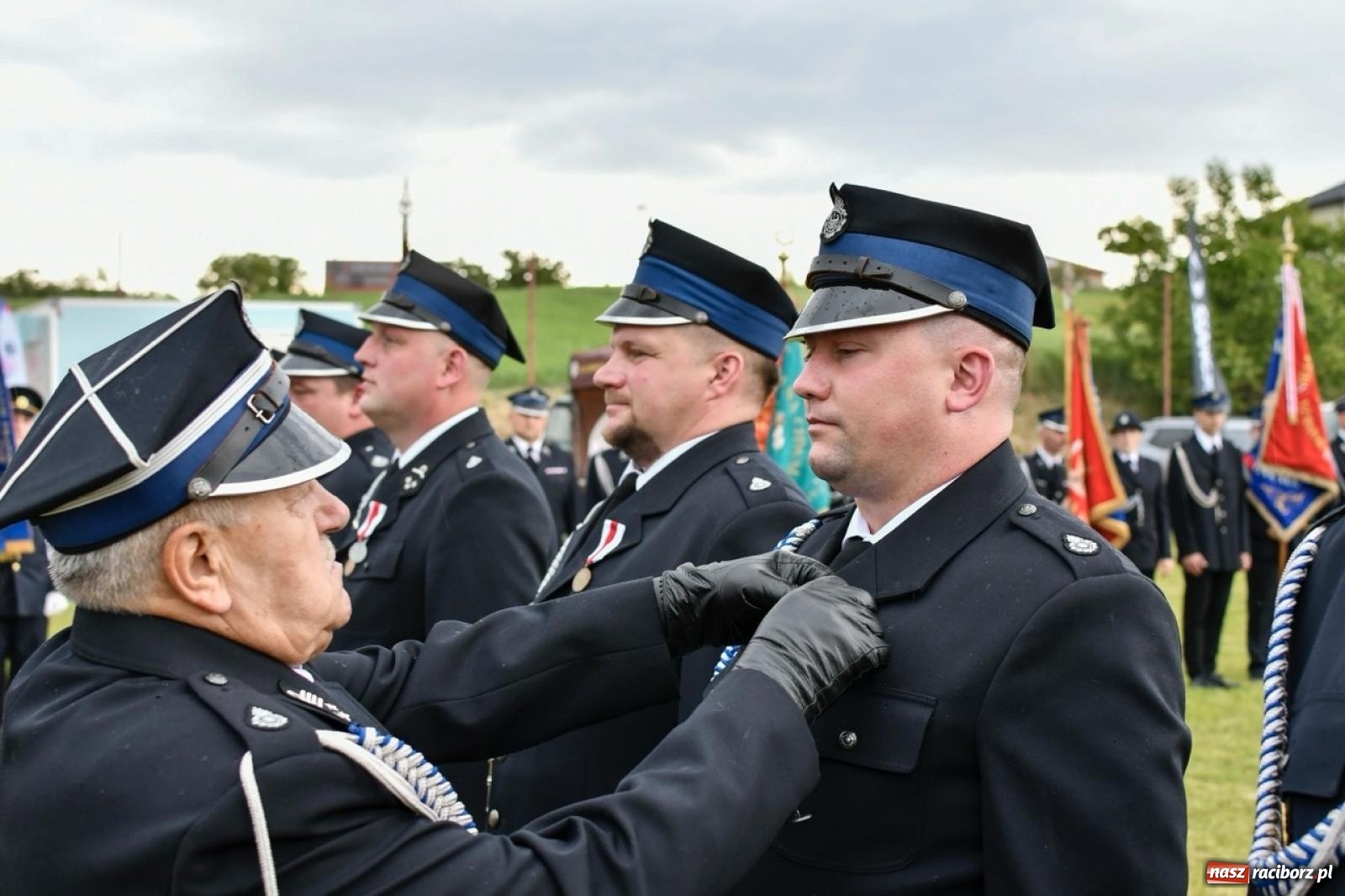 Zdjęcie w galerii na portalu naszraciborz.pl: 100 lat OSP Pogrzebień i nowy sztandar. Uroczystości z odznaczeniami i czeskim akcentem [FOTO i WIDEO] wiadomości z regionu
