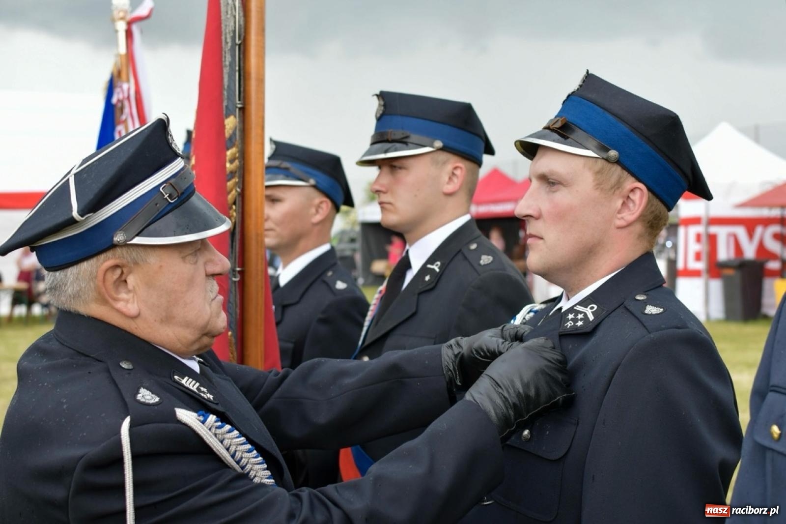Zdjęcie w galerii na portalu naszraciborz.pl: 100 lat OSP Pogrzebień i nowy sztandar. Uroczystości z odznaczeniami i czeskim akcentem [FOTO i WIDEO] wiadomości z regionu