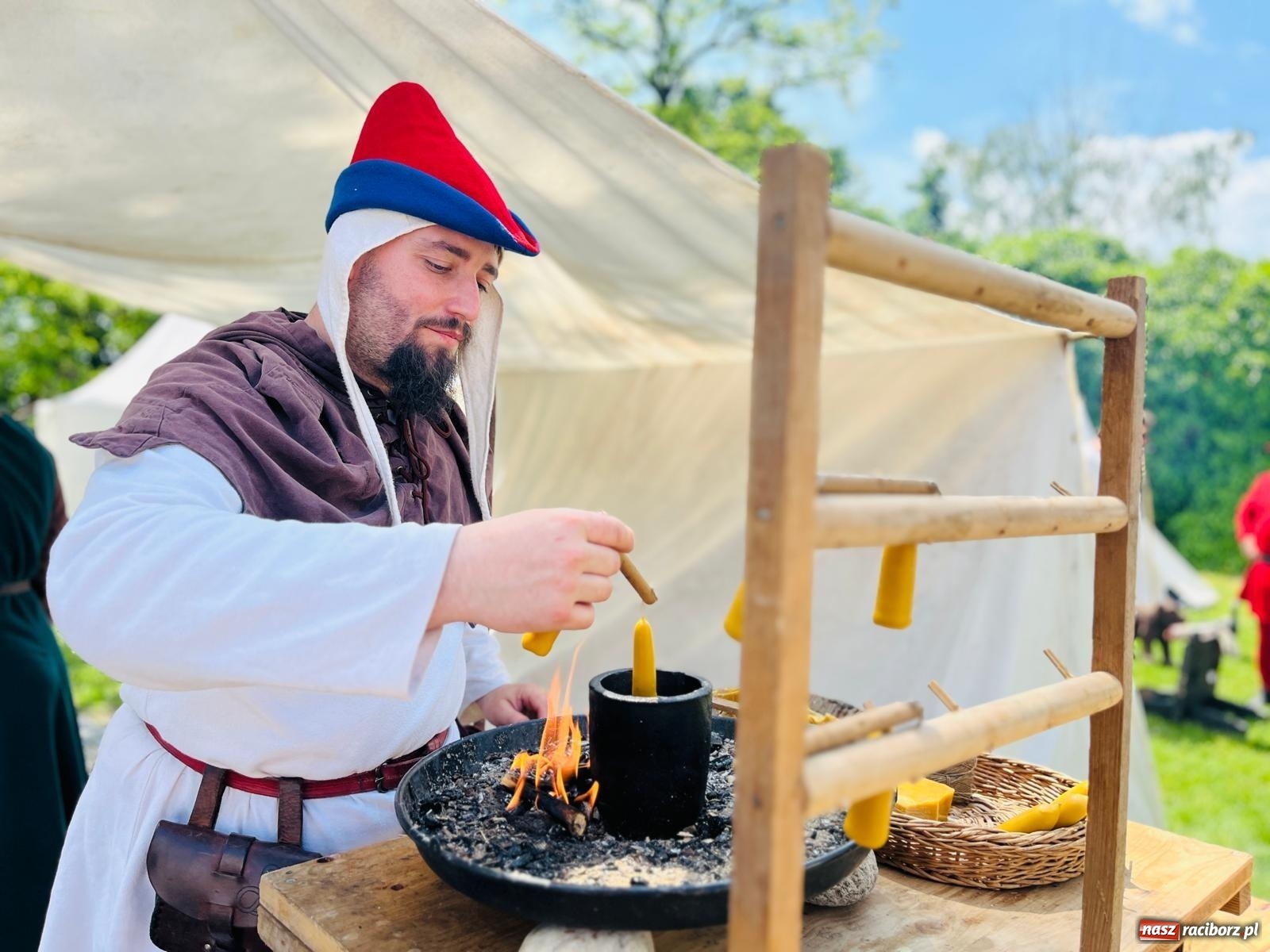 Zdjęcie w galerii na portalu naszraciborz.pl: Rycerska sobota na Zamku Piastowskim przyciągnęła tłumy  – przed nami jeszcze niedziela pełna atrakcji wiadomości z regionu