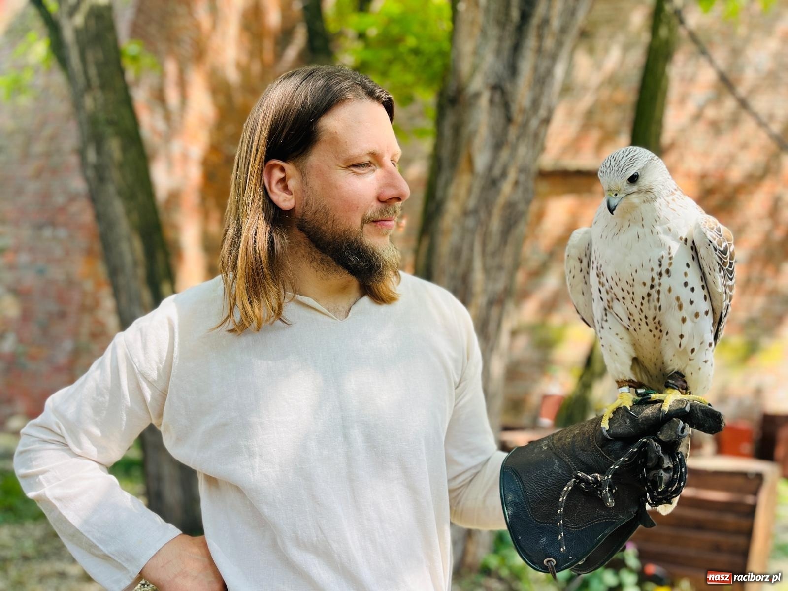 Zdjęcie w galerii na portalu naszraciborz.pl: Rycerska sobota na Zamku Piastowskim przyciągnęła tłumy  – przed nami jeszcze niedziela pełna atrakcji wiadomości z regionu