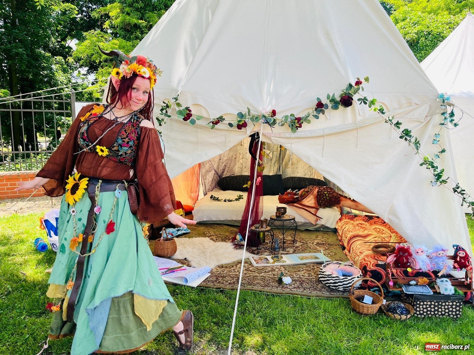 Zdjęcie w galerii na portalu naszraciborz.pl: Rycerska sobota na Zamku Piastowskim przyciągnęła tłumy  – przed nami jeszcze niedziela pełna atrakcji wiadomości z regionu