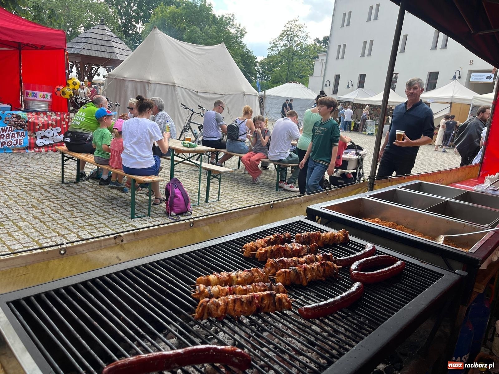 Zdjęcie w galerii na portalu naszraciborz.pl: Rycerska sobota na Zamku Piastowskim przyciągnęła tłumy  – przed nami jeszcze niedziela pełna atrakcji wiadomości z regionu