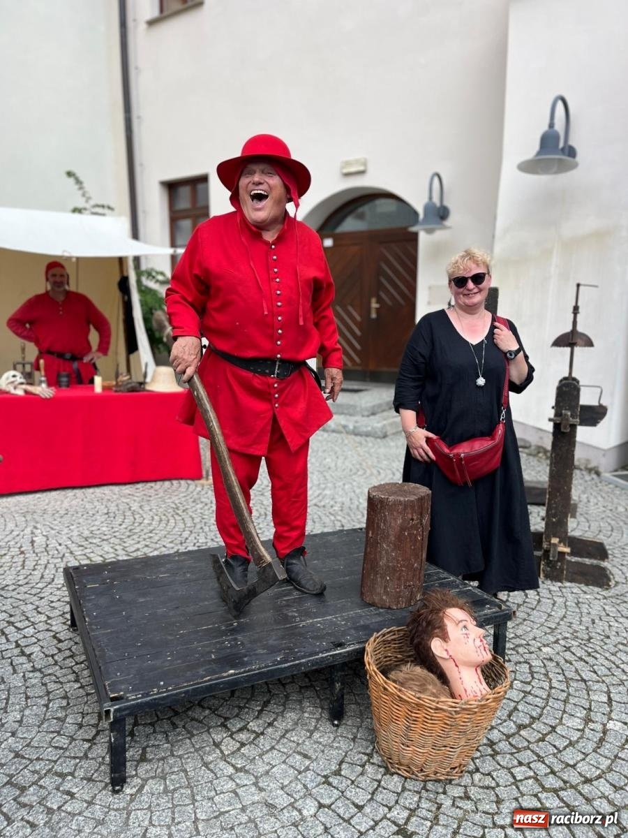 Zdjęcie w galerii na portalu naszraciborz.pl: Rycerska sobota na Zamku Piastowskim przyciągnęła tłumy  – przed nami jeszcze niedziela pełna atrakcji wiadomości z regionu