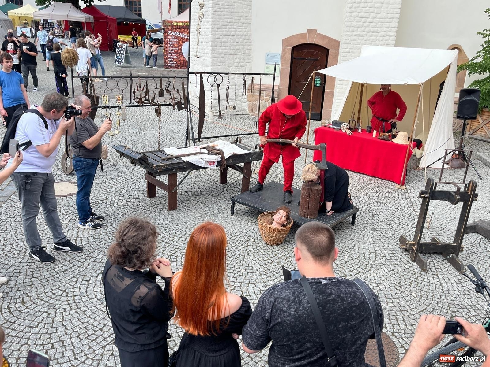 Zdjęcie w galerii na portalu naszraciborz.pl: Rycerska sobota na Zamku Piastowskim przyciągnęła tłumy  – przed nami jeszcze niedziela pełna atrakcji wiadomości z regionu