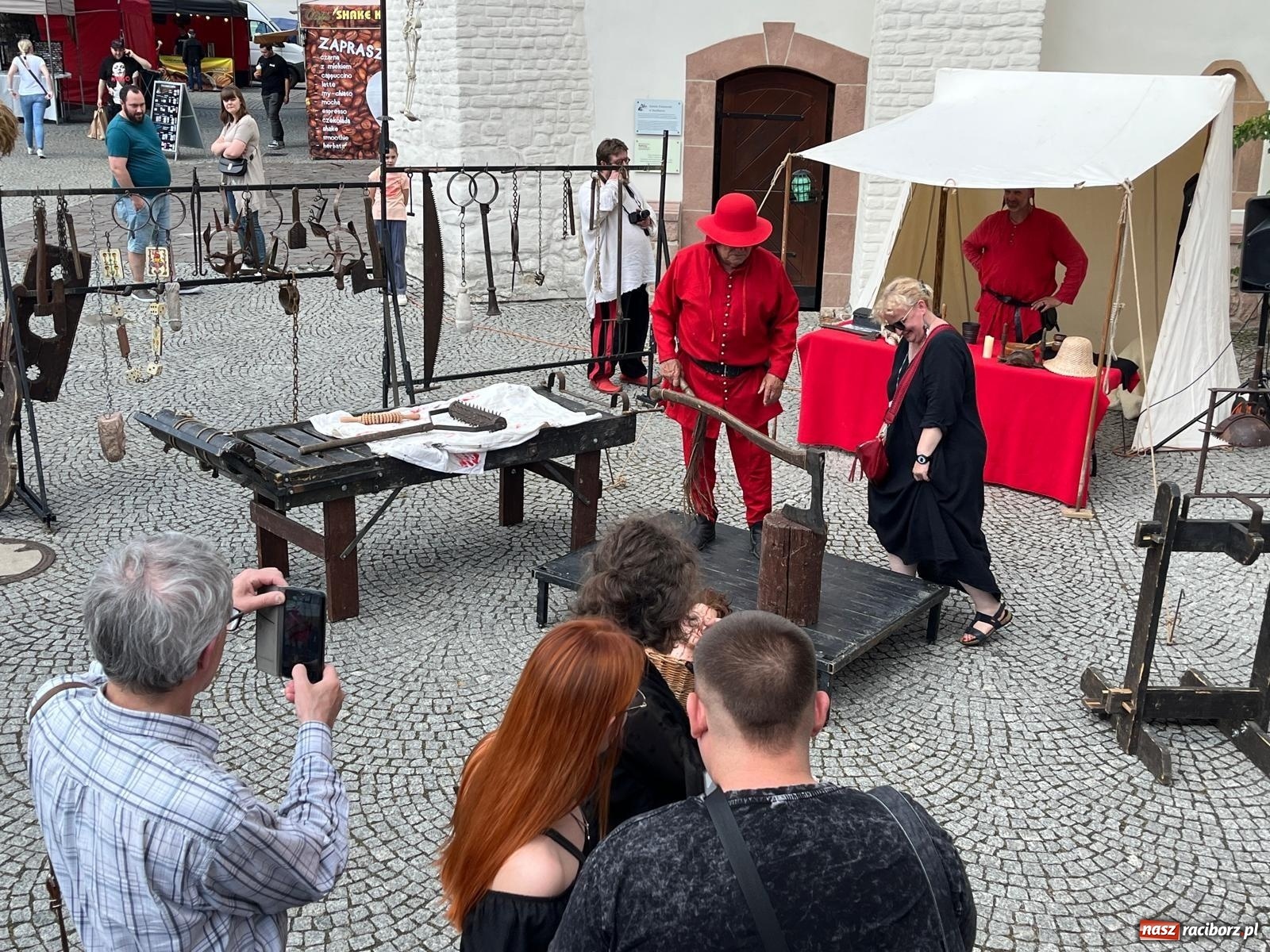 Zdjęcie w galerii na portalu naszraciborz.pl: Rycerska sobota na Zamku Piastowskim przyciągnęła tłumy  – przed nami jeszcze niedziela pełna atrakcji wiadomości z regionu