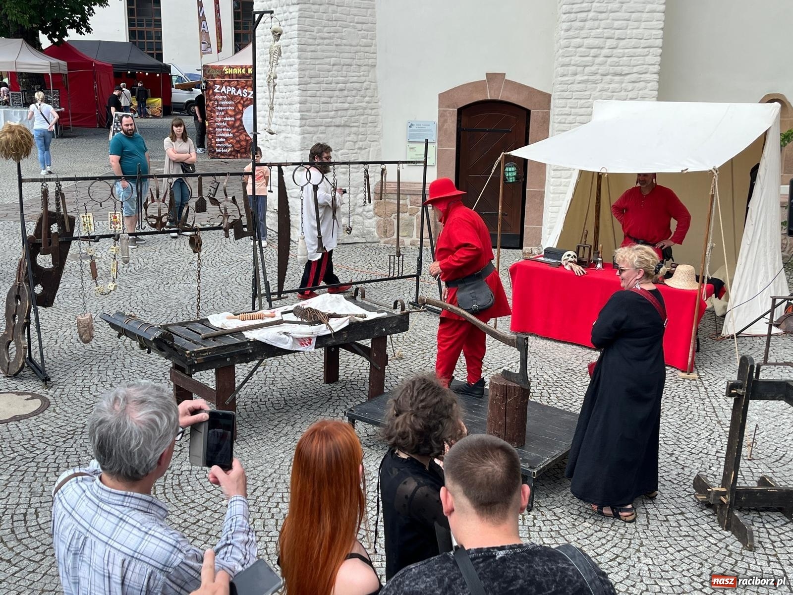 Zdjęcie w galerii na portalu naszraciborz.pl: Rycerska sobota na Zamku Piastowskim przyciągnęła tłumy  – przed nami jeszcze niedziela pełna atrakcji wiadomości z regionu