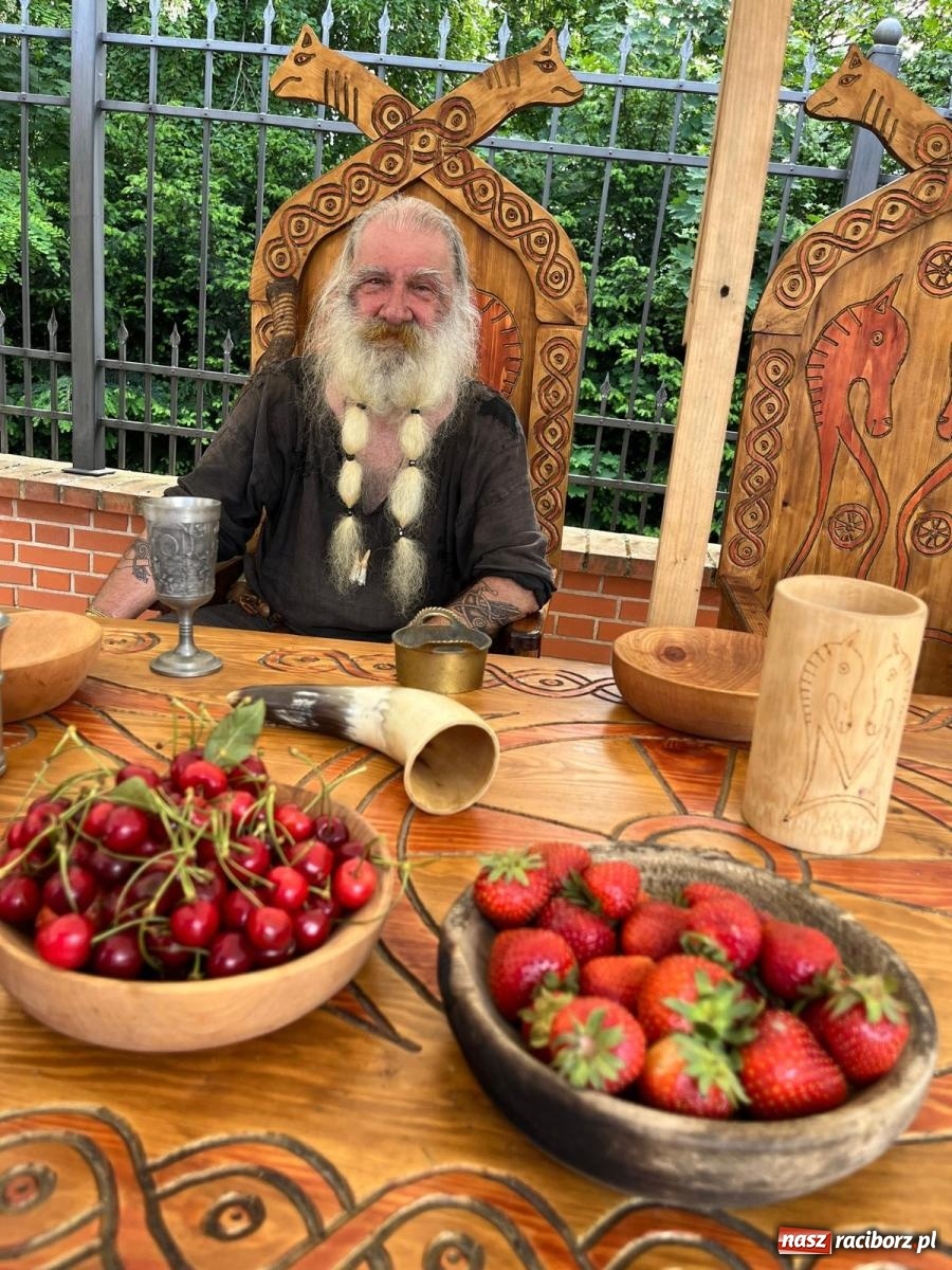 Zdjęcie w galerii na portalu naszraciborz.pl: Rycerska sobota na Zamku Piastowskim przyciągnęła tłumy  – przed nami jeszcze niedziela pełna atrakcji wiadomości z regionu