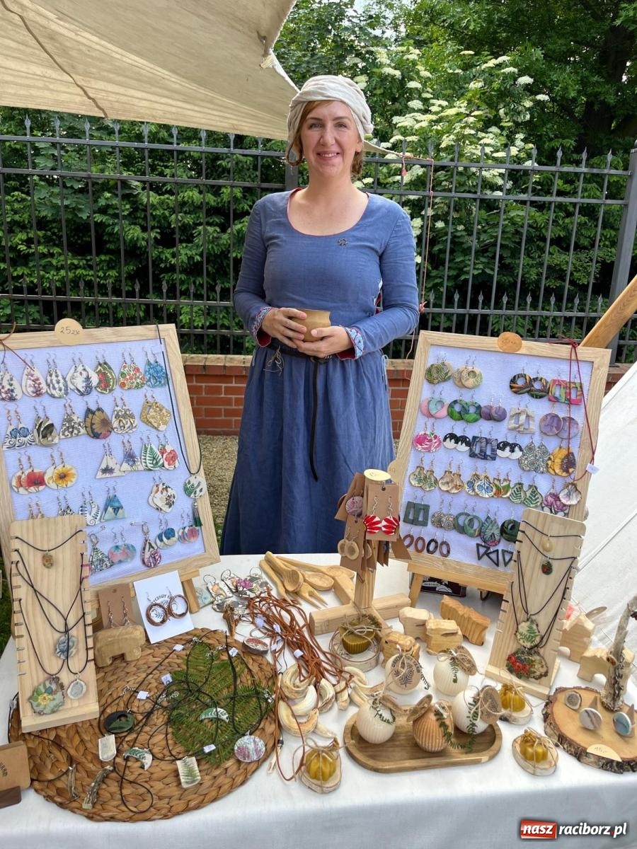 Zdjęcie w galerii na portalu naszraciborz.pl: Rycerska sobota na Zamku Piastowskim przyciągnęła tłumy  – przed nami jeszcze niedziela pełna atrakcji wiadomości z regionu