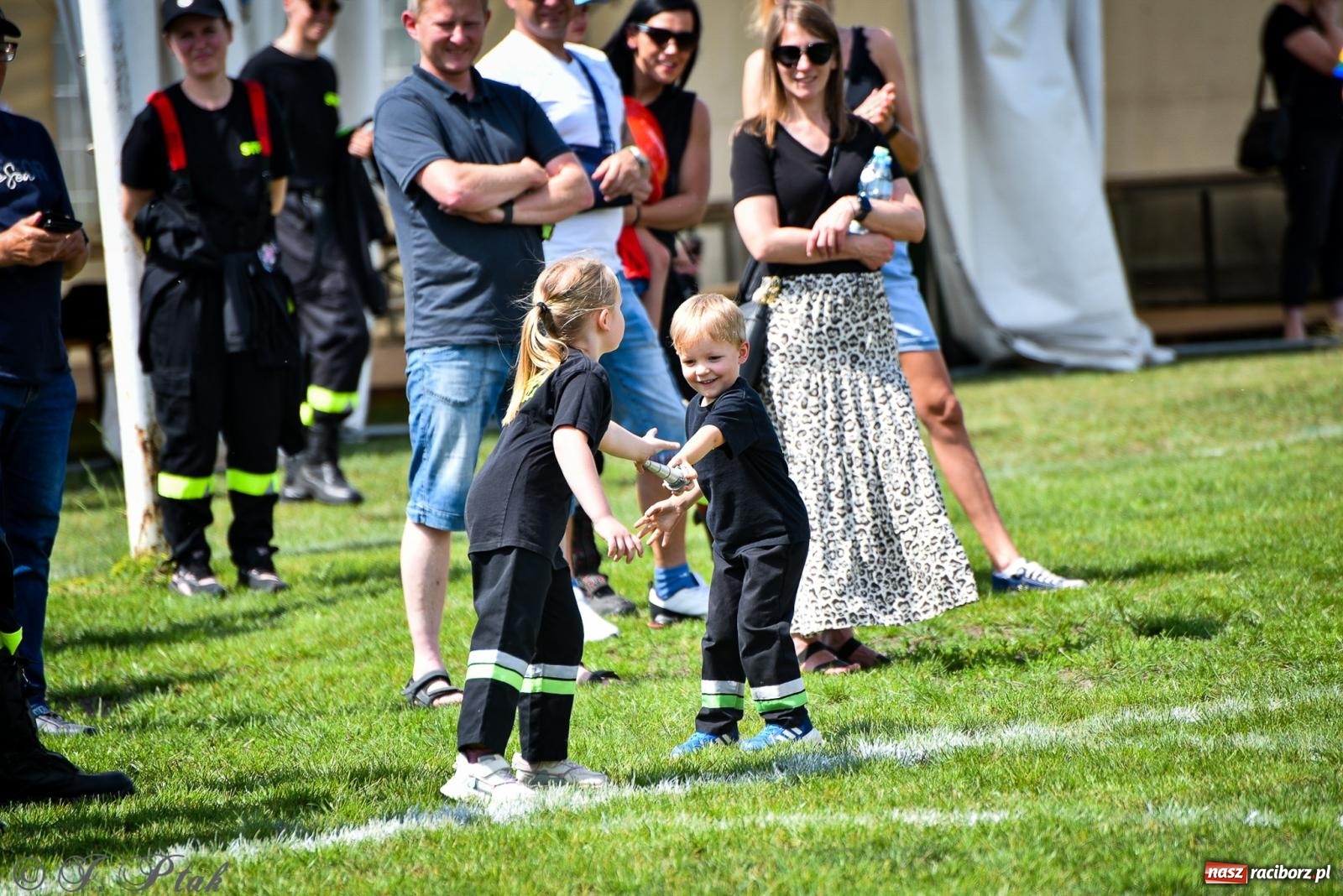 Zdjęcie w galerii na portalu naszraciborz.pl: Zawody sportowo-pożarnicze w Górkach Śląskich. Strażacka rywalizacja mimo kapryśnej pogody wiadomości z regionu