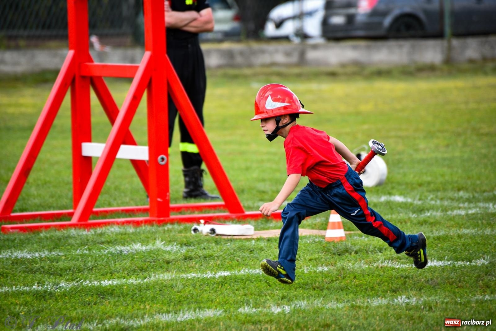 Zdjęcie w galerii na portalu naszraciborz.pl: Zawody sportowo-pożarnicze w Górkach Śląskich. Strażacka rywalizacja mimo kapryśnej pogody wiadomości z regionu