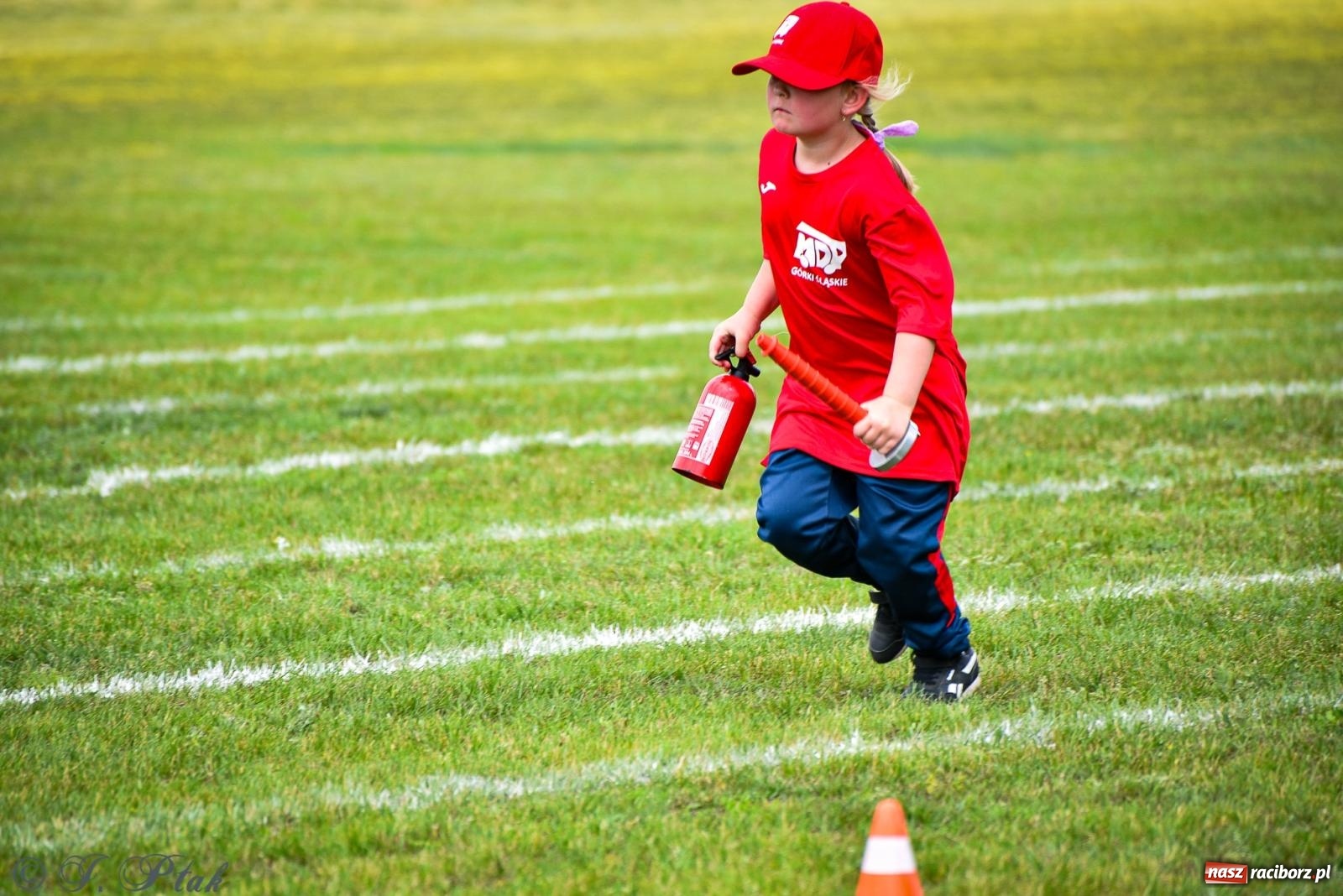 Zdjęcie w galerii na portalu naszraciborz.pl: Zawody sportowo-pożarnicze w Górkach Śląskich. Strażacka rywalizacja mimo kapryśnej pogody wiadomości z regionu
