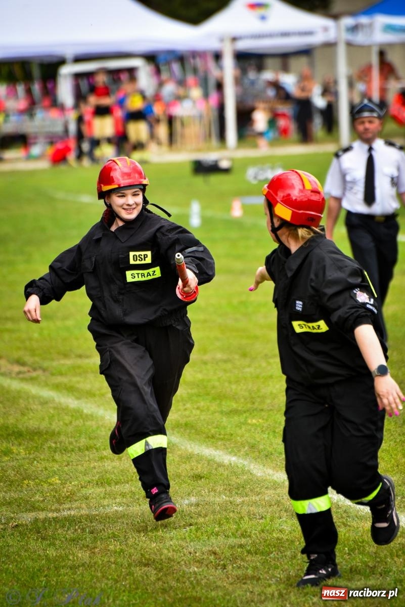 Zdjęcie w galerii na portalu naszraciborz.pl: Zawody sportowo-pożarnicze w Górkach Śląskich. Strażacka rywalizacja mimo kapryśnej pogody wiadomości z regionu