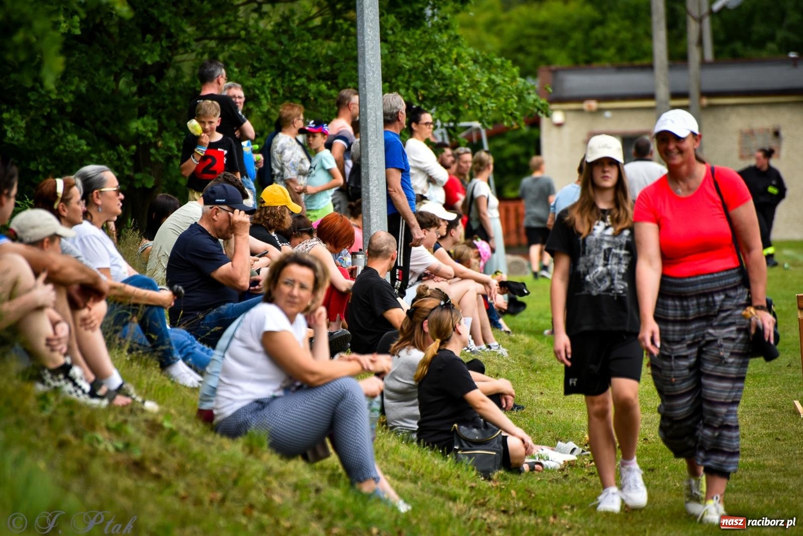 Zdjęcie w galerii na portalu naszraciborz.pl: Zawody sportowo-pożarnicze w Górkach Śląskich. Strażacka rywalizacja mimo kapryśnej pogody wiadomości z regionu