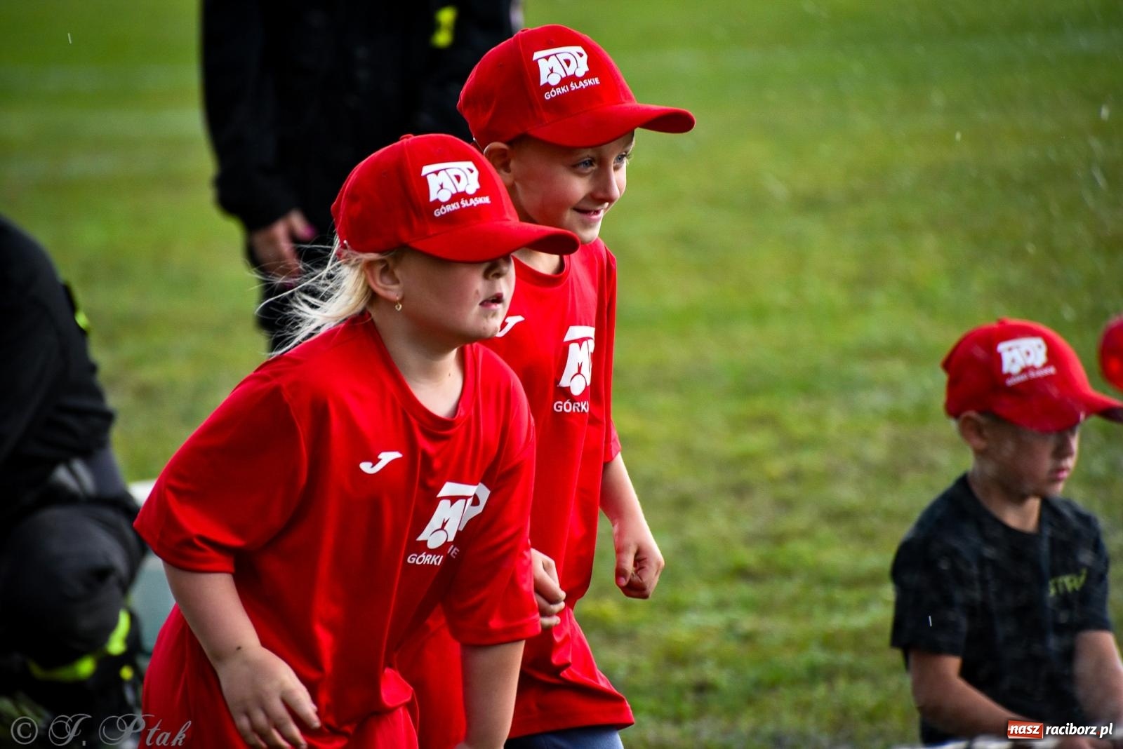 Zdjęcie w galerii na portalu naszraciborz.pl: Zawody sportowo-pożarnicze w Górkach Śląskich. Strażacka rywalizacja mimo kapryśnej pogody wiadomości z regionu