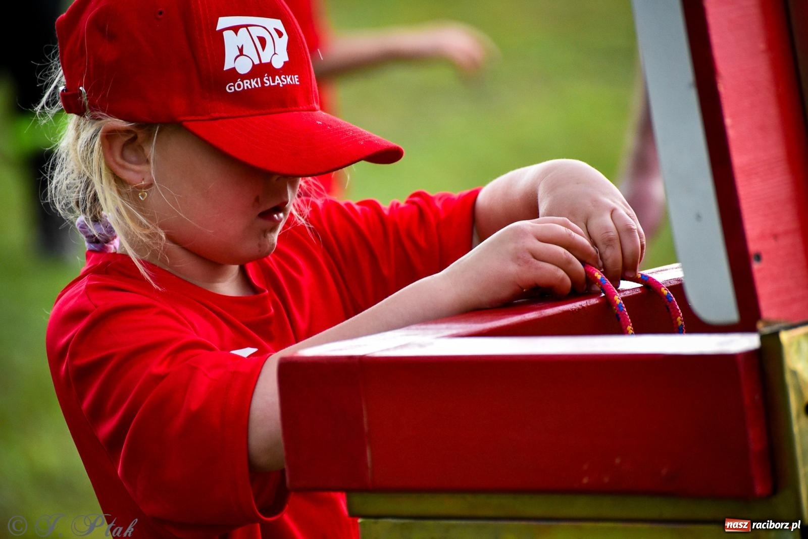 Zdjęcie w galerii na portalu naszraciborz.pl: Zawody sportowo-pożarnicze w Górkach Śląskich. Strażacka rywalizacja mimo kapryśnej pogody wiadomości z regionu