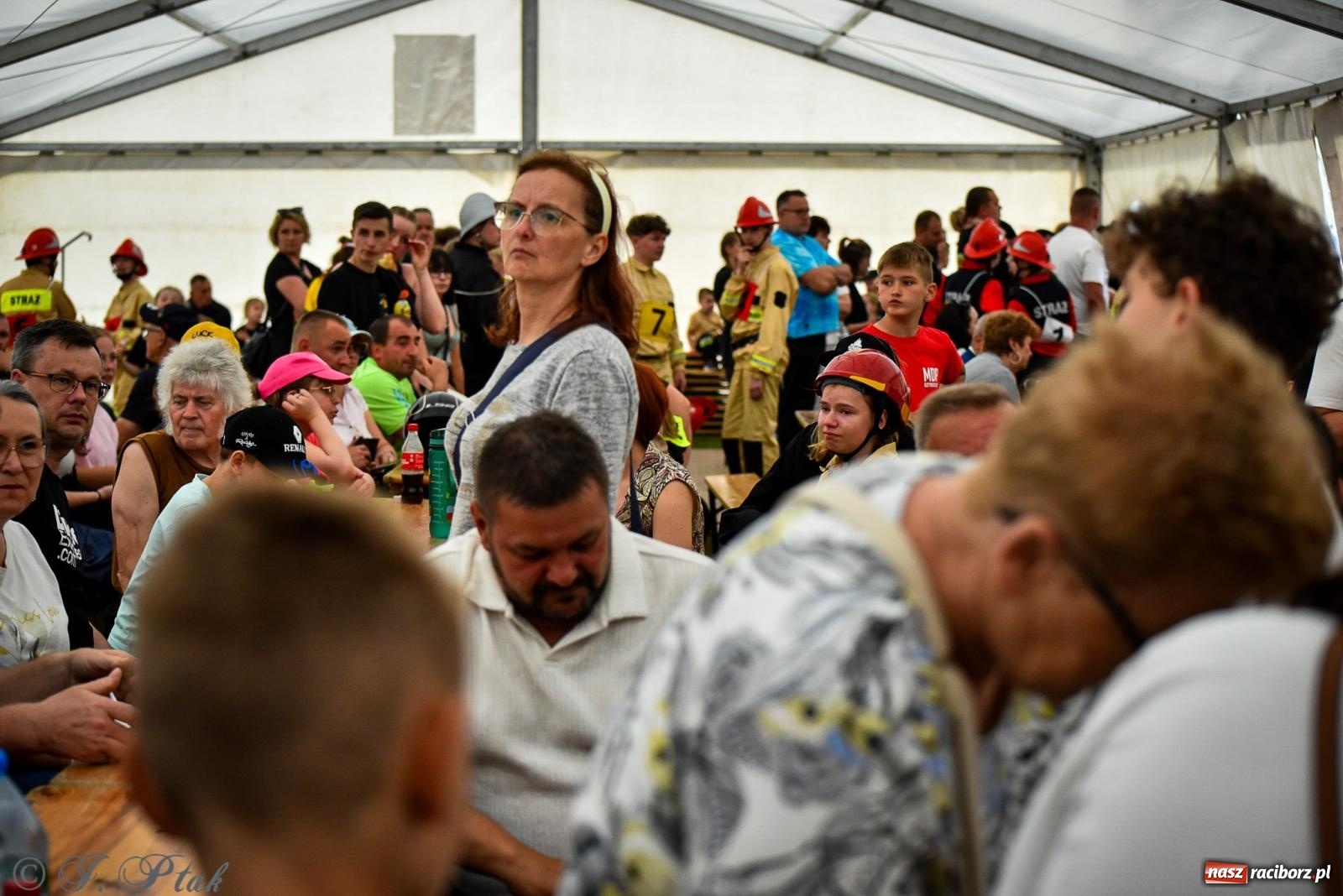 Zdjęcie w galerii na portalu naszraciborz.pl: Zawody sportowo-pożarnicze w Górkach Śląskich. Strażacka rywalizacja mimo kapryśnej pogody wiadomości z regionu