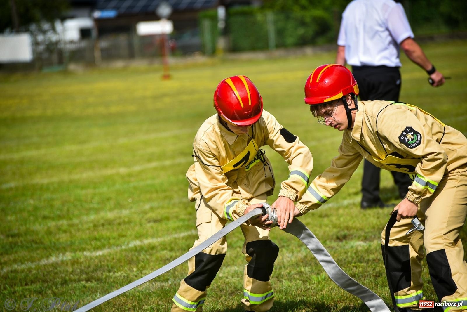 Zdjęcie w galerii na portalu naszraciborz.pl: Zawody sportowo-pożarnicze w Górkach Śląskich. Strażacka rywalizacja mimo kapryśnej pogody wiadomości z regionu