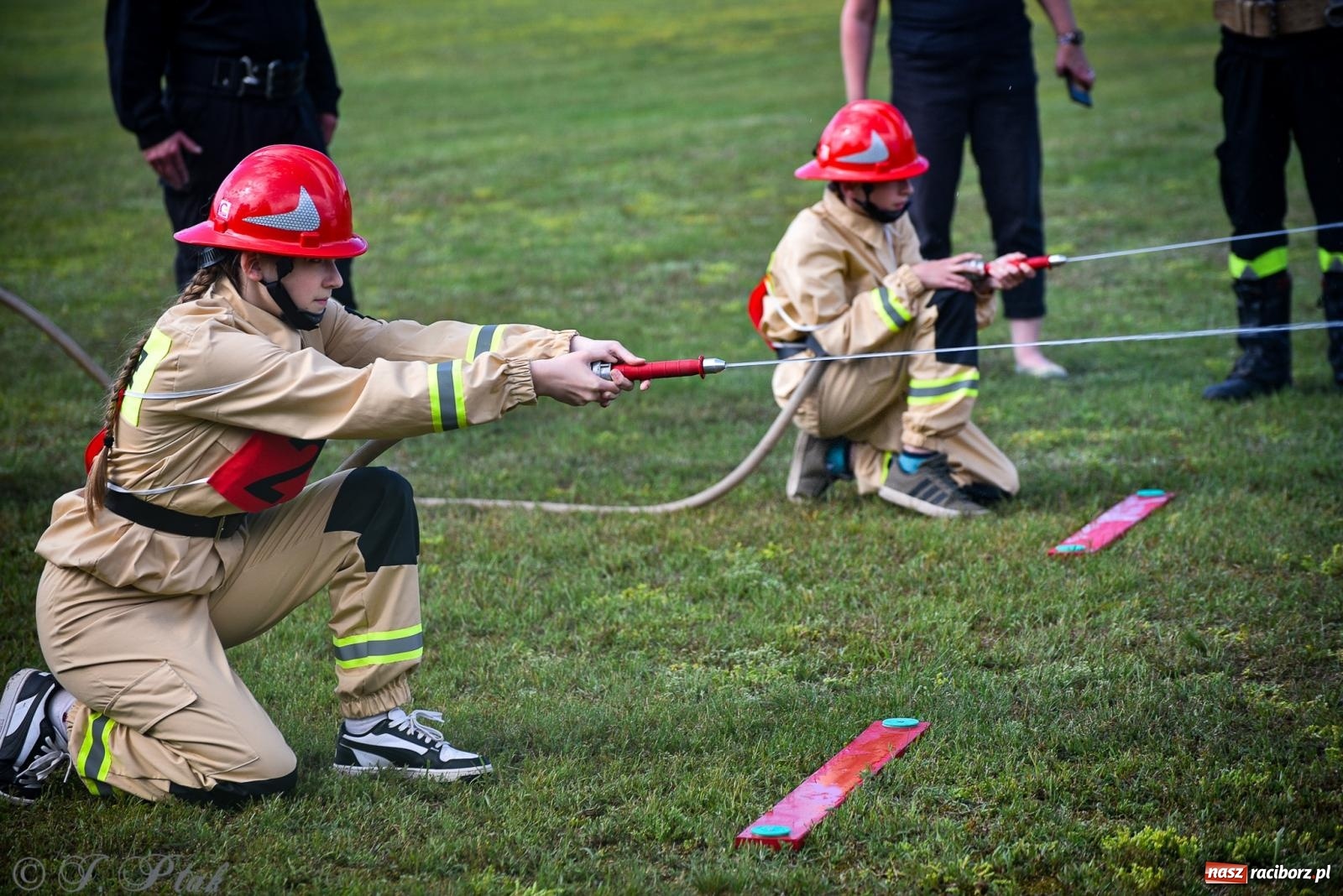 Zdjęcie w galerii na portalu naszraciborz.pl: Zawody sportowo-pożarnicze w Górkach Śląskich. Strażacka rywalizacja mimo kapryśnej pogody wiadomości z regionu