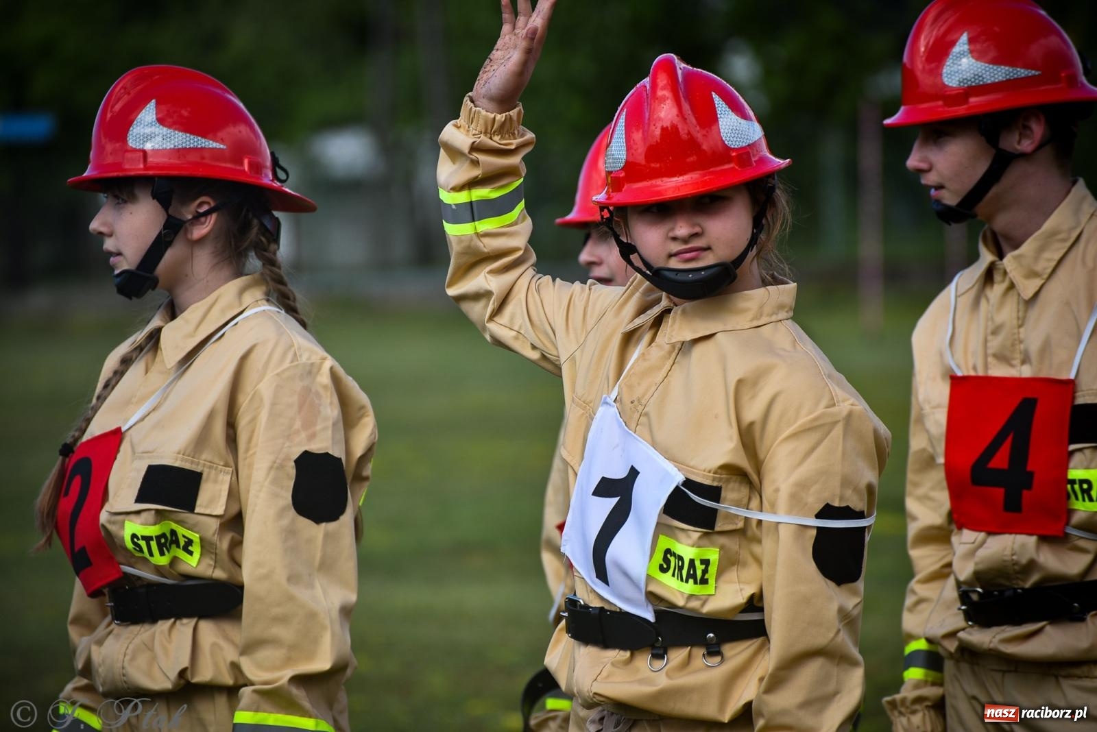 Zdjęcie w galerii na portalu naszraciborz.pl: Zawody sportowo-pożarnicze w Górkach Śląskich. Strażacka rywalizacja mimo kapryśnej pogody wiadomości z regionu