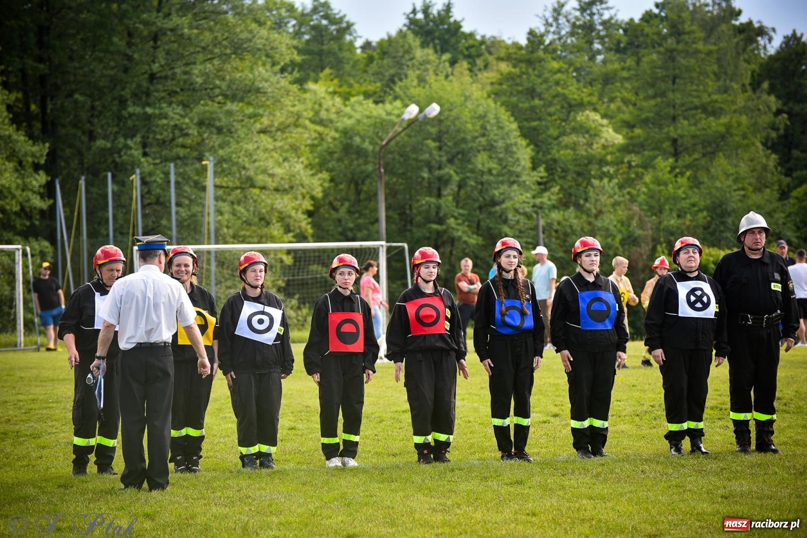 Zdjęcie w galerii na portalu naszraciborz.pl: Zawody sportowo-pożarnicze w Górkach Śląskich. Strażacka rywalizacja mimo kapryśnej pogody wiadomości z regionu