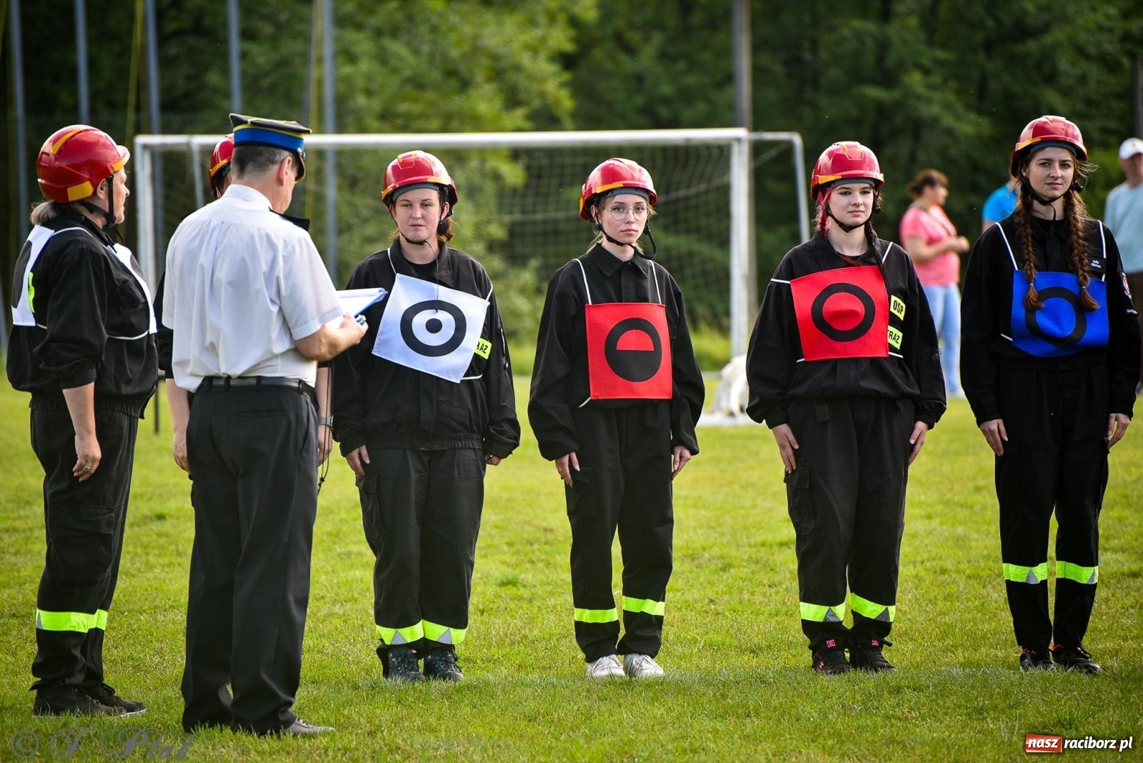 Zdjęcie w galerii na portalu naszraciborz.pl: Zawody sportowo-pożarnicze w Górkach Śląskich. Strażacka rywalizacja mimo kapryśnej pogody wiadomości z regionu