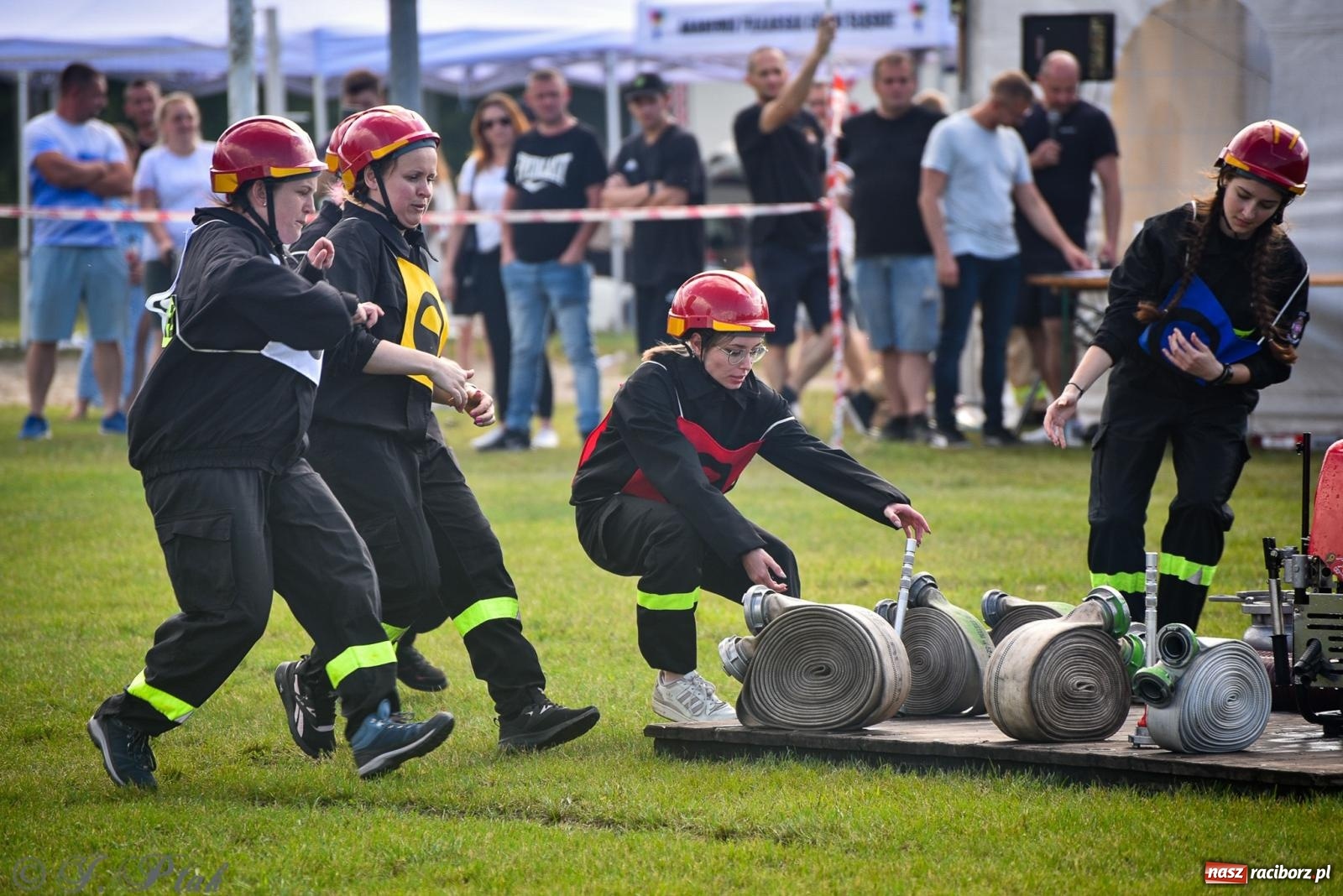 Zdjęcie w galerii na portalu naszraciborz.pl: Zawody sportowo-pożarnicze w Górkach Śląskich. Strażacka rywalizacja mimo kapryśnej pogody wiadomości z regionu