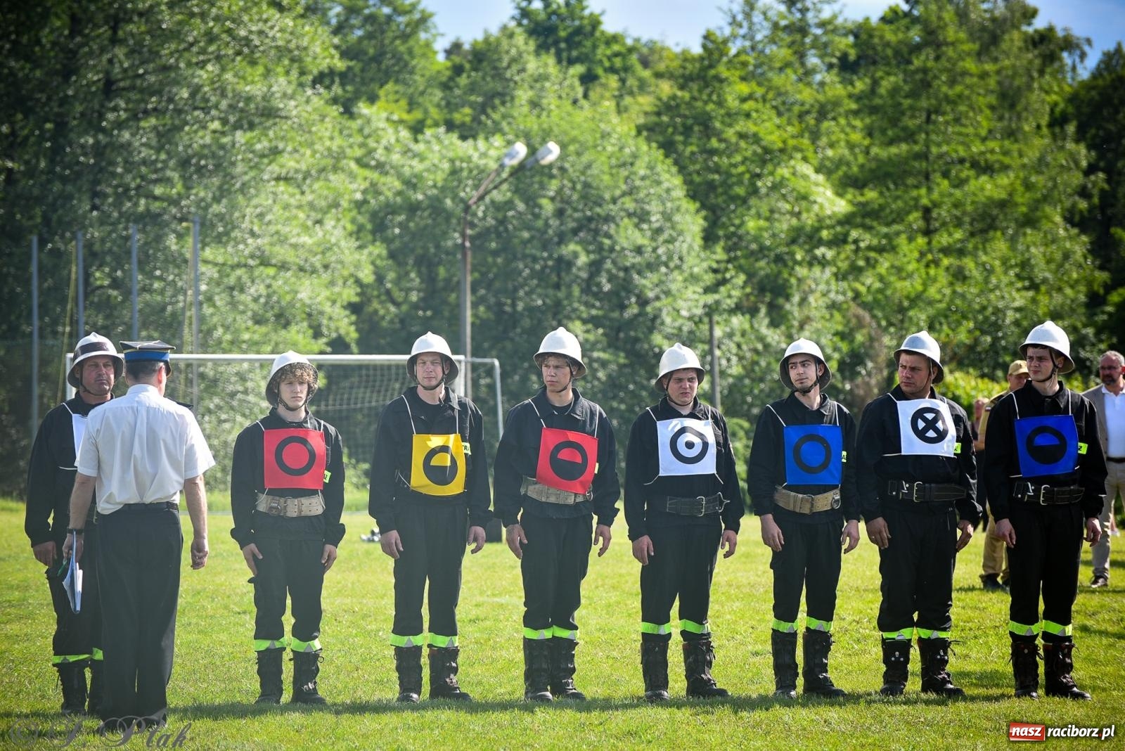 Zdjęcie w galerii na portalu naszraciborz.pl: Zawody sportowo-pożarnicze w Górkach Śląskich. Strażacka rywalizacja mimo kapryśnej pogody wiadomości z regionu