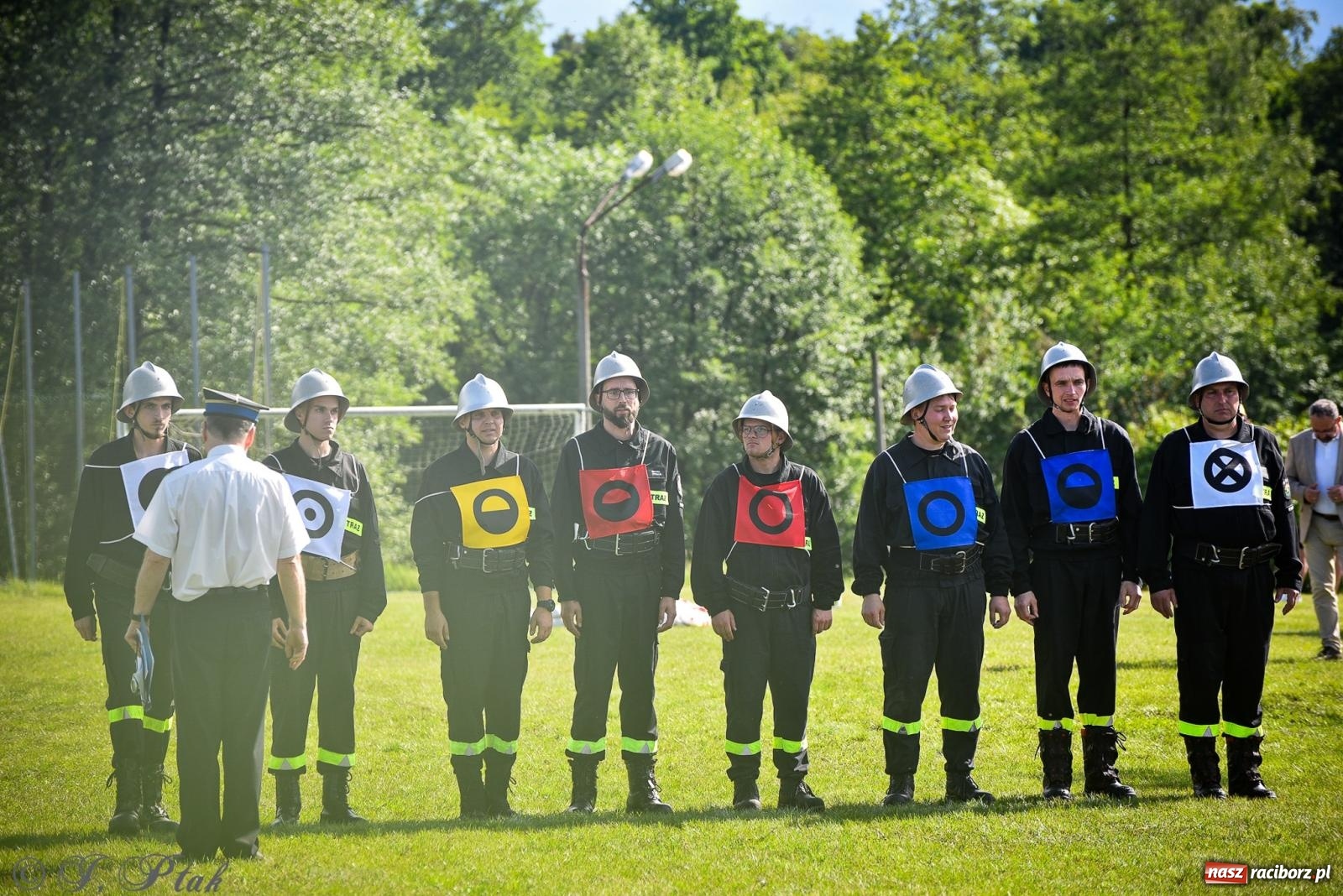 Zdjęcie w galerii na portalu naszraciborz.pl: Zawody sportowo-pożarnicze w Górkach Śląskich. Strażacka rywalizacja mimo kapryśnej pogody wiadomości z regionu
