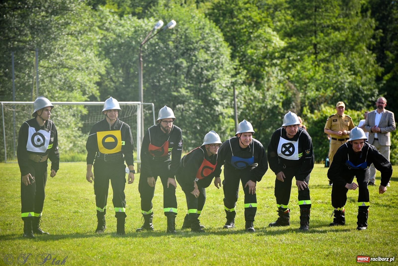 Zdjęcie w galerii na portalu naszraciborz.pl: Zawody sportowo-pożarnicze w Górkach Śląskich. Strażacka rywalizacja mimo kapryśnej pogody wiadomości z regionu