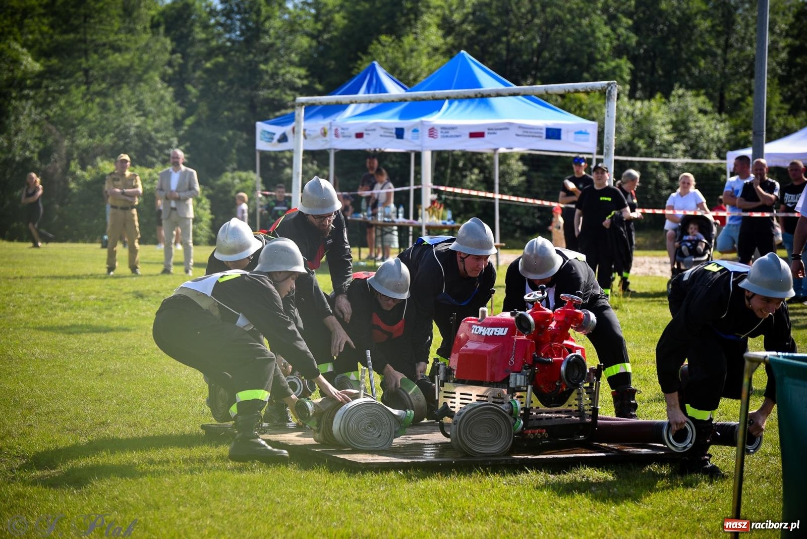 Zdjęcie w galerii na portalu naszraciborz.pl: Zawody sportowo-pożarnicze w Górkach Śląskich. Strażacka rywalizacja mimo kapryśnej pogody wiadomości z regionu