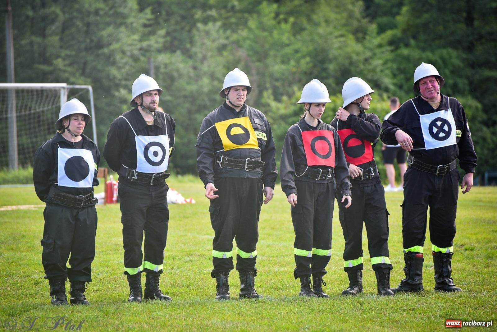 Zdjęcie w galerii na portalu naszraciborz.pl: Zawody sportowo-pożarnicze w Górkach Śląskich. Strażacka rywalizacja mimo kapryśnej pogody wiadomości z regionu