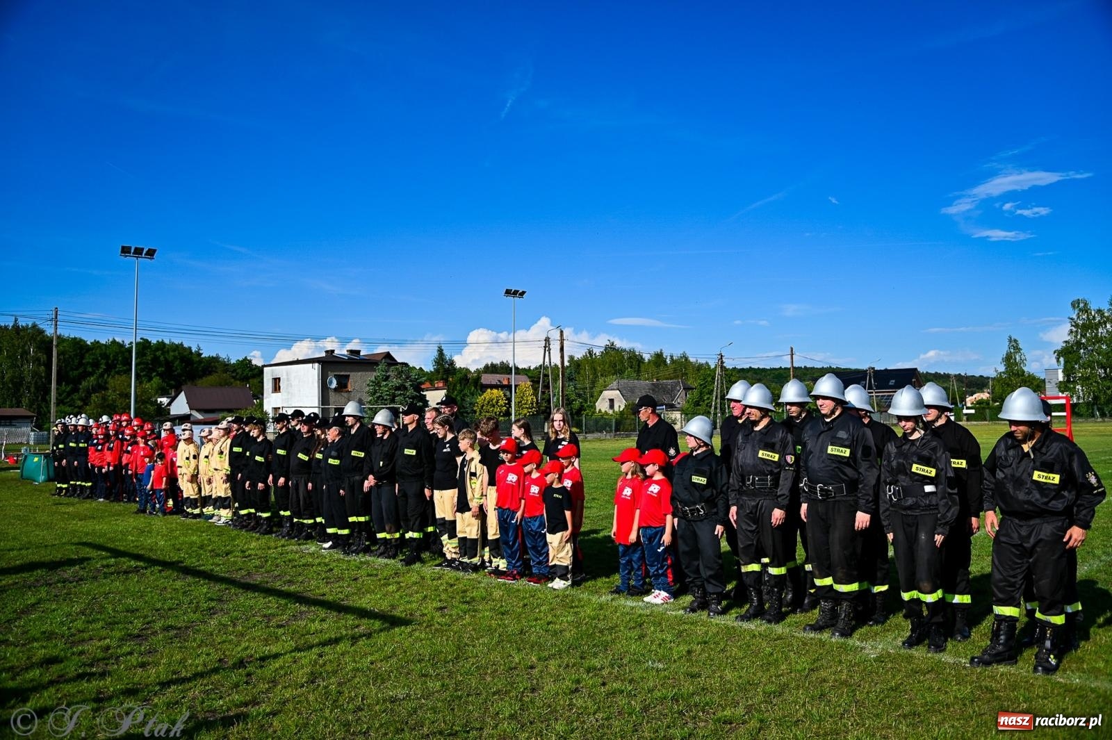 Zdjęcie w galerii na portalu naszraciborz.pl: Zawody sportowo-pożarnicze w Górkach Śląskich. Strażacka rywalizacja mimo kapryśnej pogody wiadomości z regionu