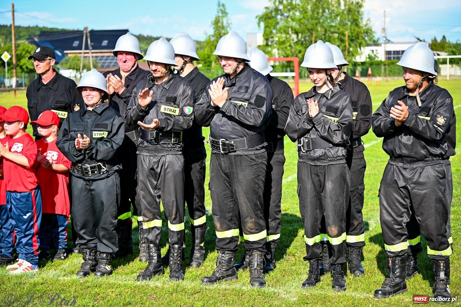 Zdjęcie w galerii na portalu naszraciborz.pl: Zawody sportowo-pożarnicze w Górkach Śląskich. Strażacka rywalizacja mimo kapryśnej pogody wiadomości z regionu