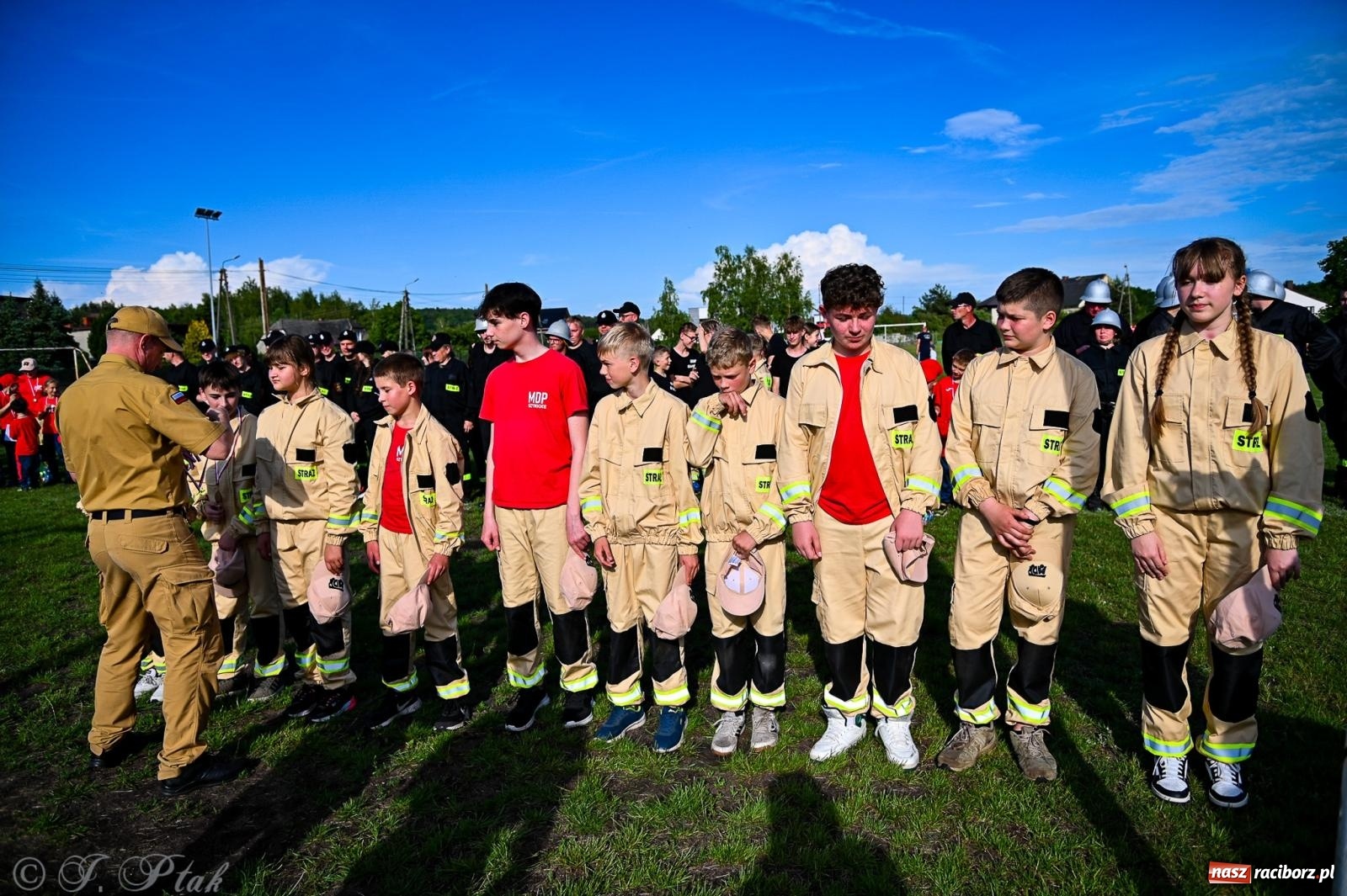 Zdjęcie w galerii na portalu naszraciborz.pl: Zawody sportowo-pożarnicze w Górkach Śląskich. Strażacka rywalizacja mimo kapryśnej pogody wiadomości z regionu