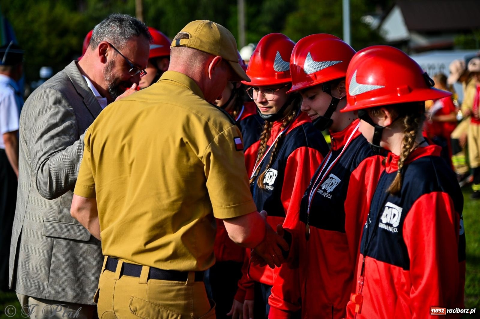 Zdjęcie w galerii na portalu naszraciborz.pl: Zawody sportowo-pożarnicze w Górkach Śląskich. Strażacka rywalizacja mimo kapryśnej pogody wiadomości z regionu