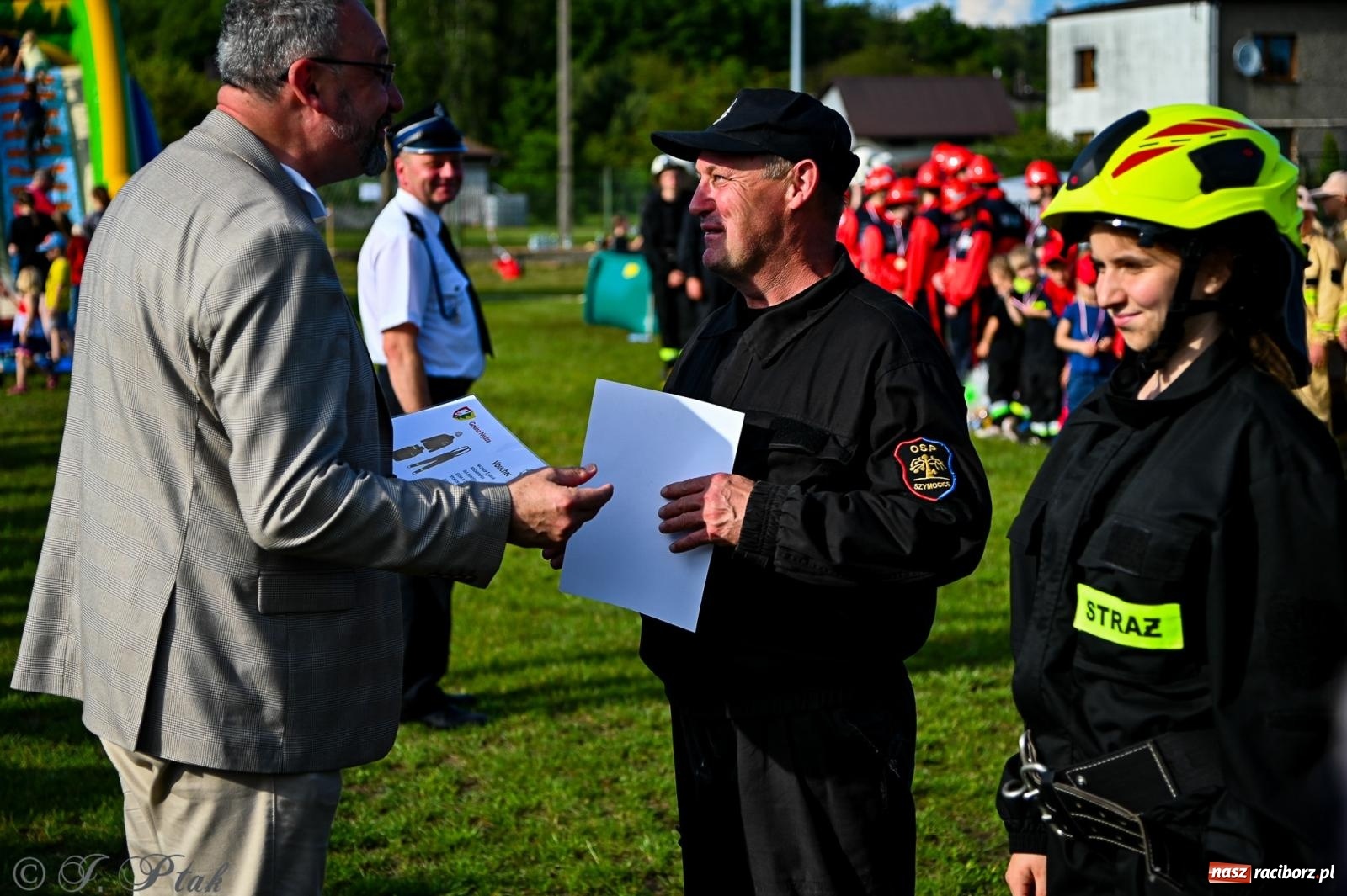 Zdjęcie w galerii na portalu naszraciborz.pl: Zawody sportowo-pożarnicze w Górkach Śląskich. Strażacka rywalizacja mimo kapryśnej pogody wiadomości z regionu