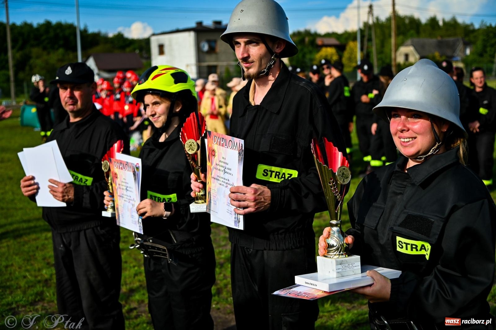 Zdjęcie w galerii na portalu naszraciborz.pl: Zawody sportowo-pożarnicze w Górkach Śląskich. Strażacka rywalizacja mimo kapryśnej pogody wiadomości z regionu