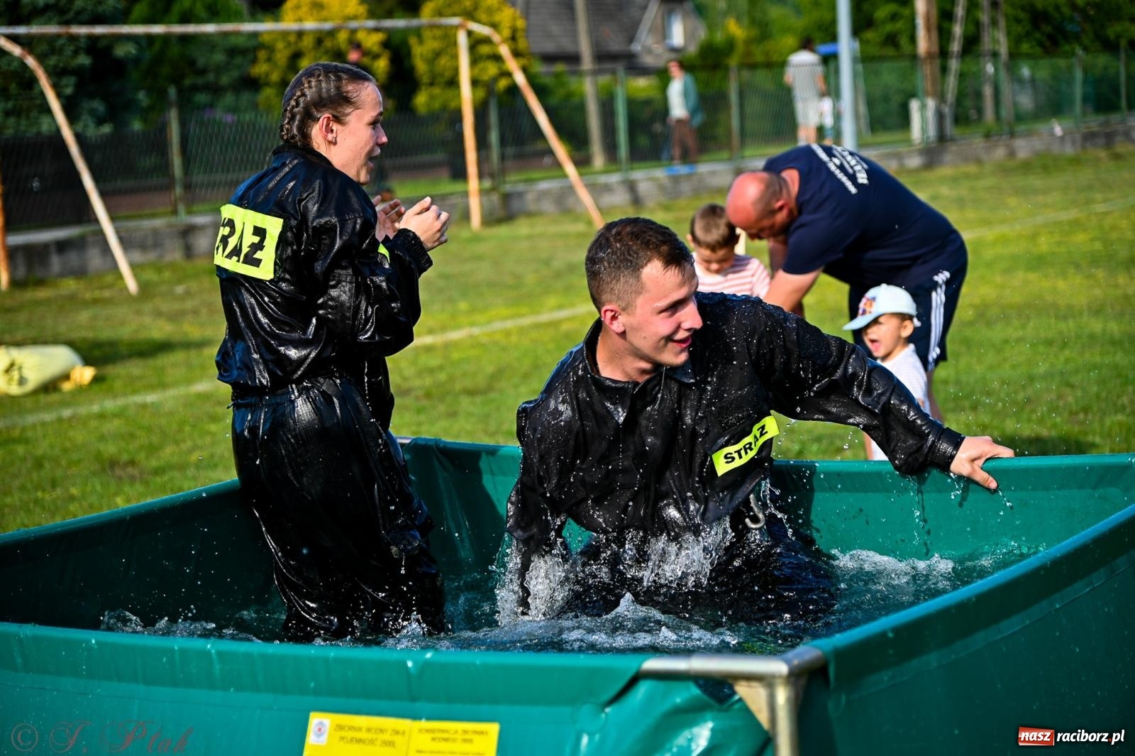 Zdjęcie w galerii na portalu naszraciborz.pl: Zawody sportowo-pożarnicze w Górkach Śląskich. Strażacka rywalizacja mimo kapryśnej pogody wiadomości z regionu