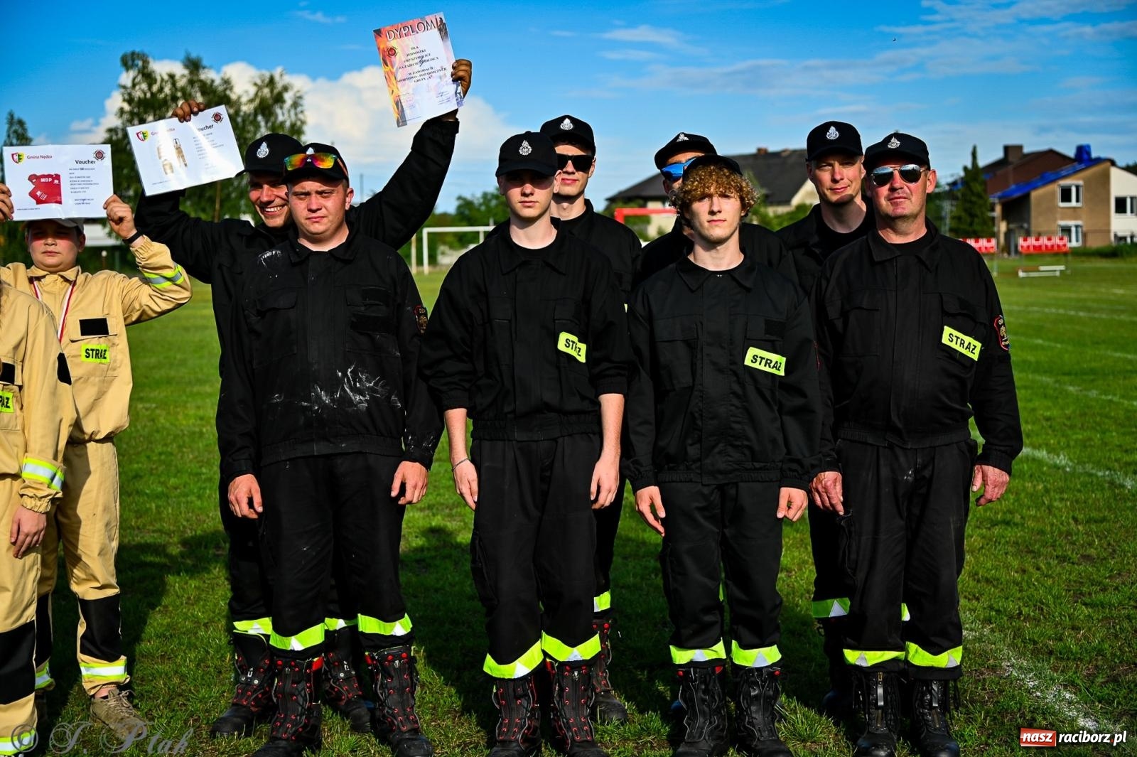 Zdjęcie w galerii na portalu naszraciborz.pl: Zawody sportowo-pożarnicze w Górkach Śląskich. Strażacka rywalizacja mimo kapryśnej pogody wiadomości z regionu