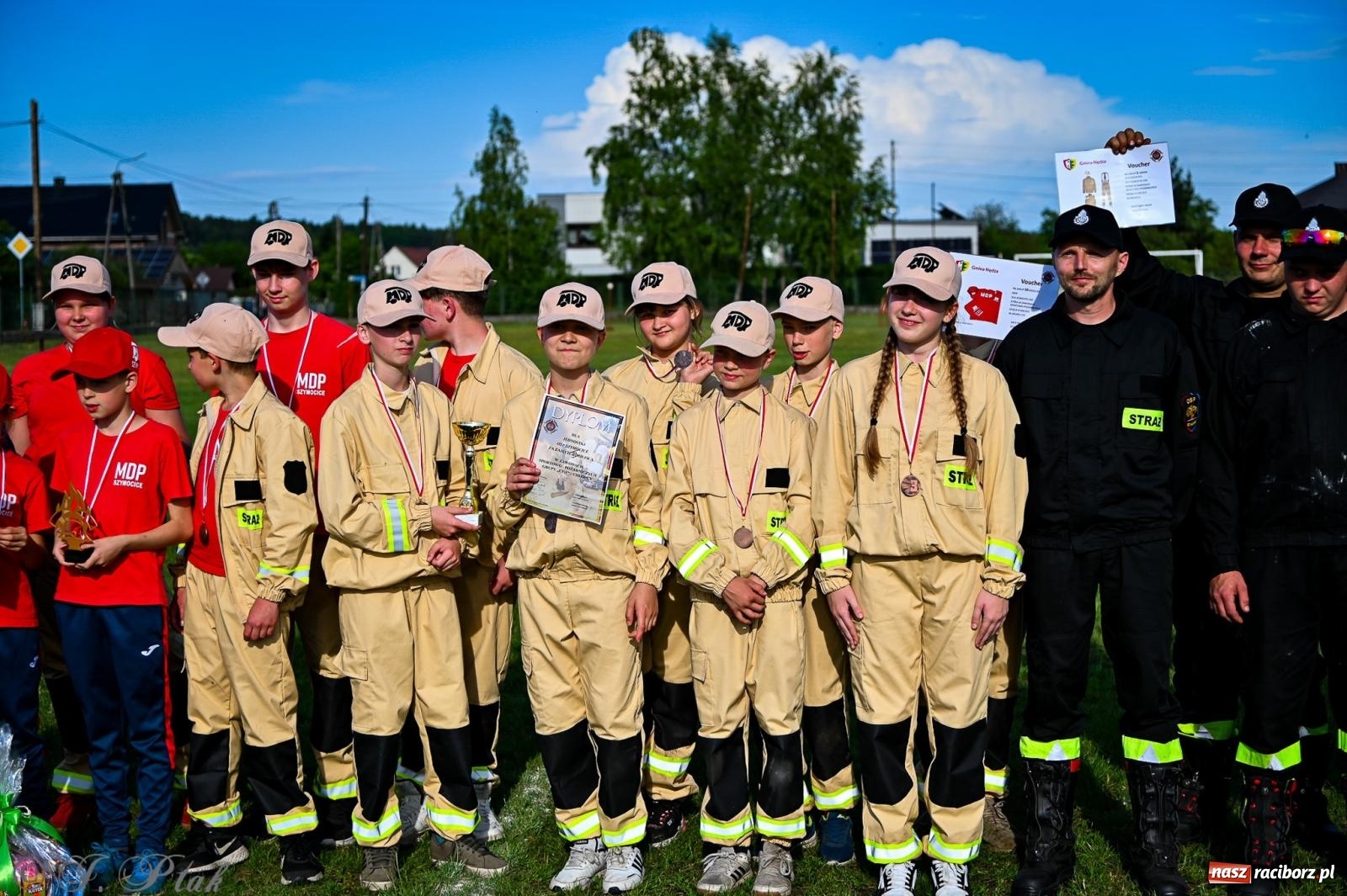 Zdjęcie w galerii na portalu naszraciborz.pl: Zawody sportowo-pożarnicze w Górkach Śląskich. Strażacka rywalizacja mimo kapryśnej pogody wiadomości z regionu