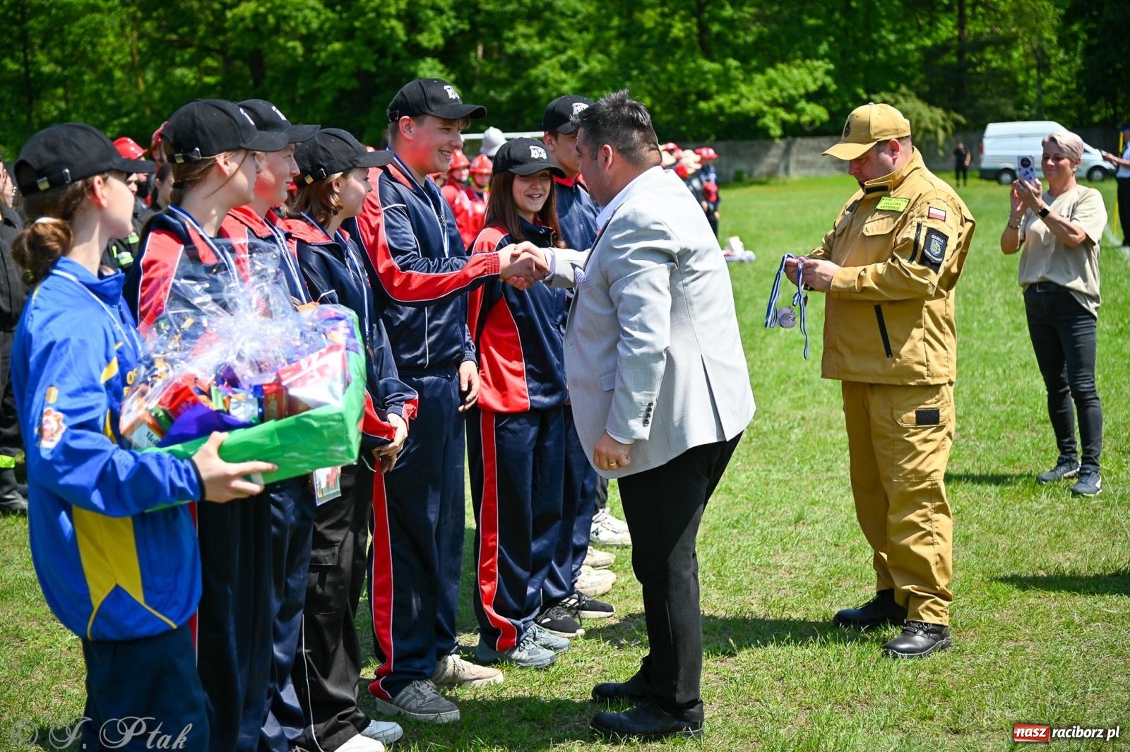 Zdjęcie w galerii na portalu naszraciborz.pl: Turze zdominowało zawody sportowo-pożarnicze w Kuźni Raciborskiej wiadomości z regionu